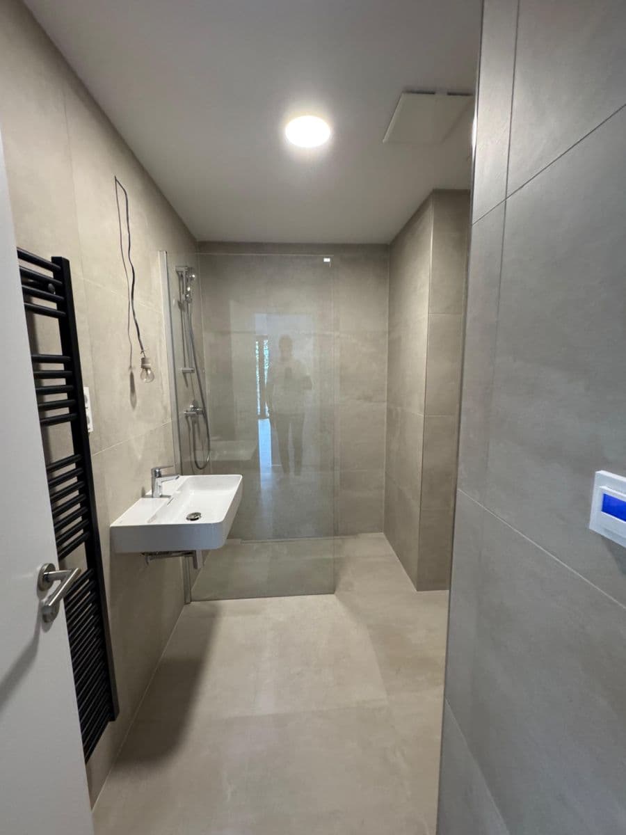 Prenájom bytu 3-izbový 83 m², Mnatova, Praha, Praha Prenájom bytu 3-izbový 83 m², Mnatova, Praha, Praha