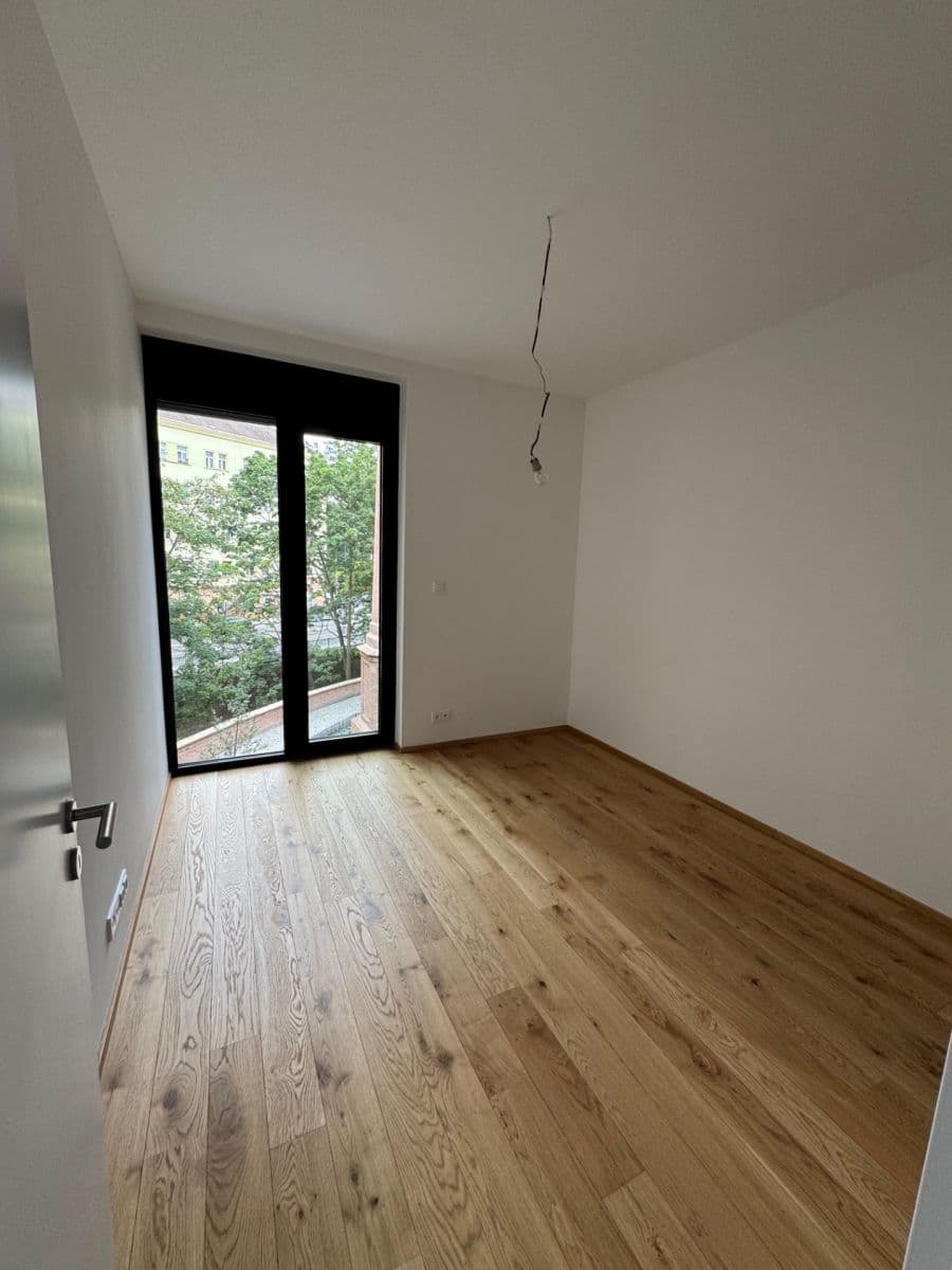 Prenájom bytu 3-izbový 83 m², Mnatova, Praha, Praha Prenájom bytu 3-izbový 83 m², Mnatova, Praha, Praha