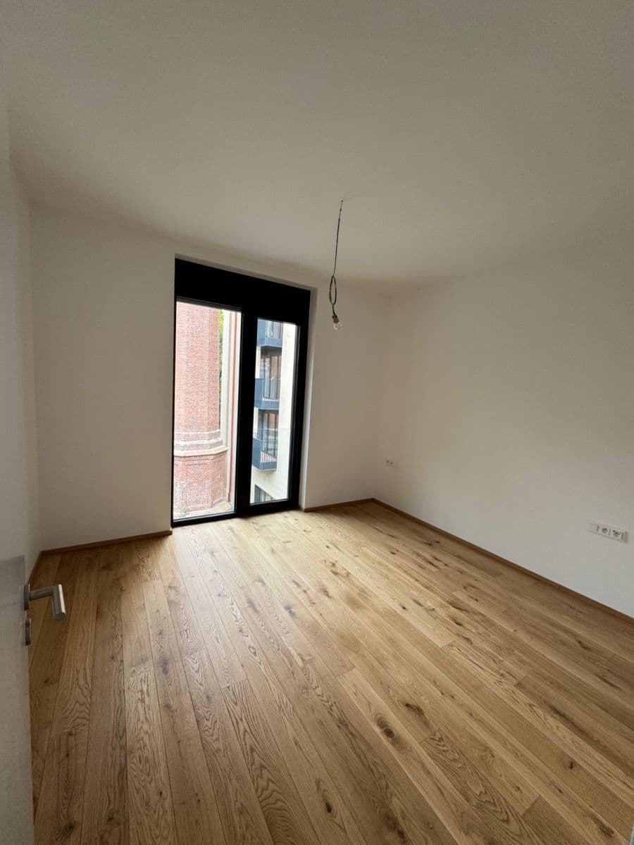 Prenájom bytu 3-izbový 83 m², Mnatova, Praha, Praha Prenájom bytu 3-izbový 83 m², Mnatova, Praha, Praha