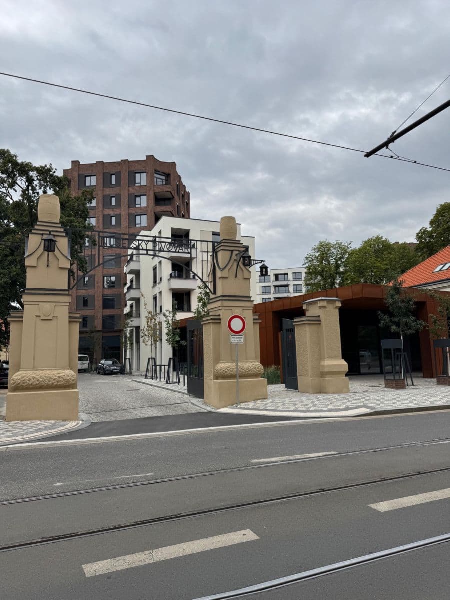 Prenájom bytu 3-izbový 83 m², Mnatova, Praha, Praha Prenájom bytu 3-izbový 83 m², Mnatova, Praha, Praha