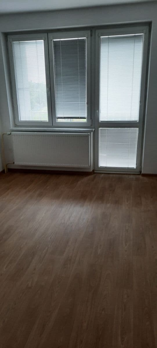 Prenájom bytu 4-izbový 126 m², Jihlávka, Kraj Vysočina Prenájom bytu 4-izbový 126 m², Jihlávka, Kraj Vysočina