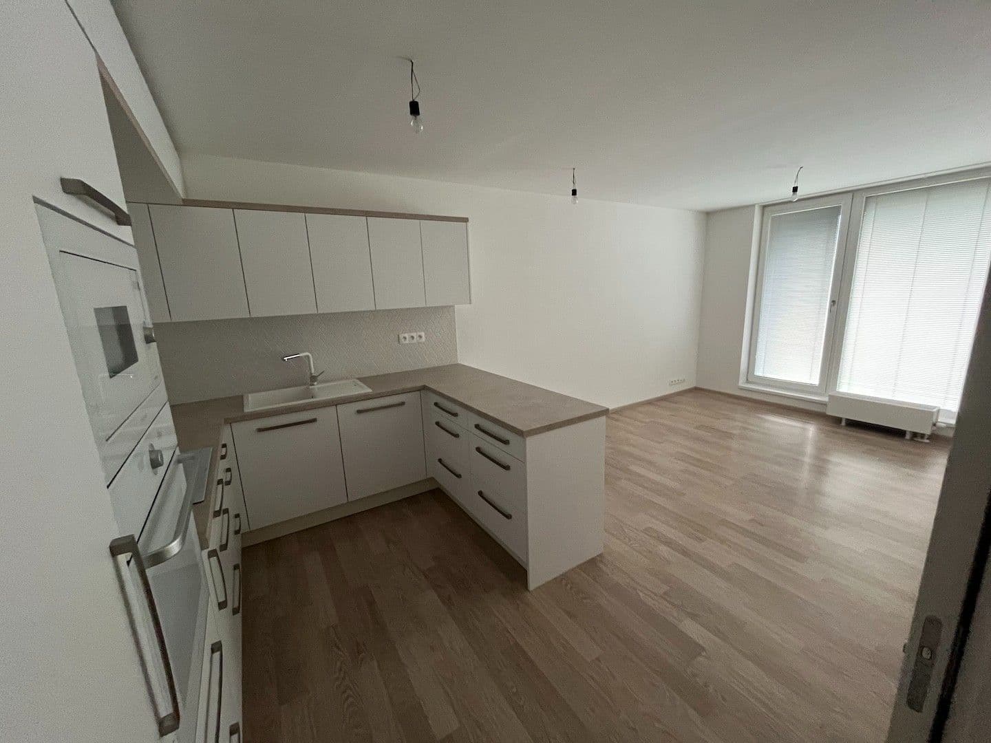 Prenájom bytu 4-izbový 71 m², Na Vyhlídce, Rosice, Jihomoravský kraj Prenájom bytu 4-izbový 71 m², Na Vyhlídce, Rosice, Jihomoravský kraj