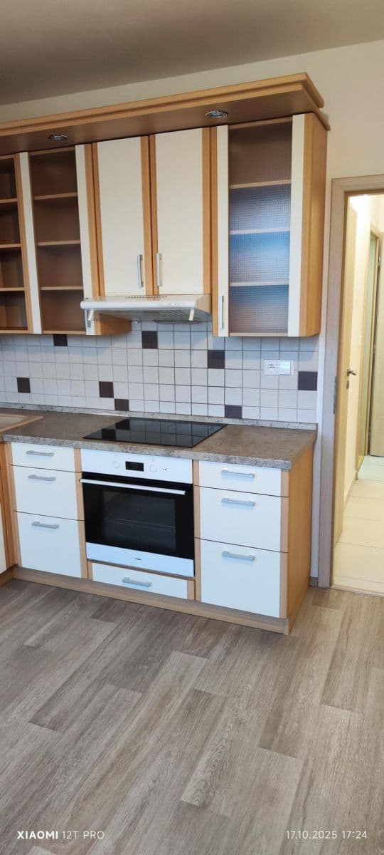 Prenájom bytu 3-izbový 80 m², Kpt. Stránského, Praha, Praha Prenájom bytu 3-izbový 80 m², Kpt. Stránského, Praha, Praha