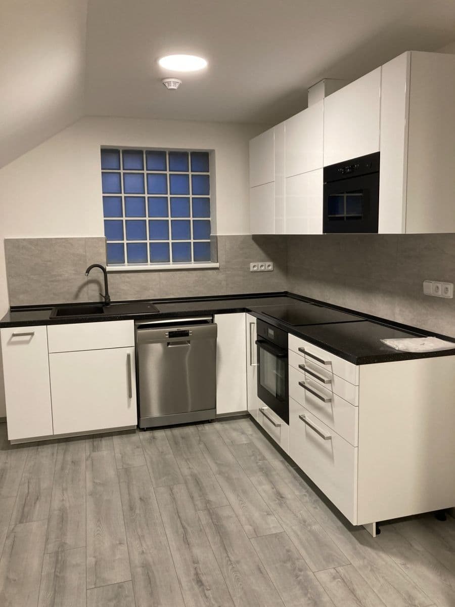 Prenájom bytu 3-izbový 97 m², Sladkovského, Beroun, Středočeský kraj Prenájom bytu 3-izbový 97 m², Sladkovského, Beroun, Středočeský kraj