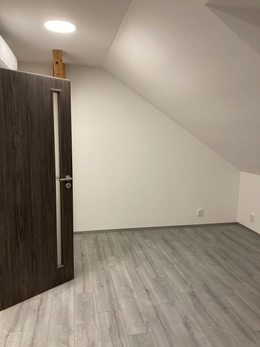 Prenájom bytu 3-izbový 97 m², Sladkovského, Beroun, Středočeský kraj Prenájom bytu 3-izbový 97 m², Sladkovského, Beroun, Středočeský kraj