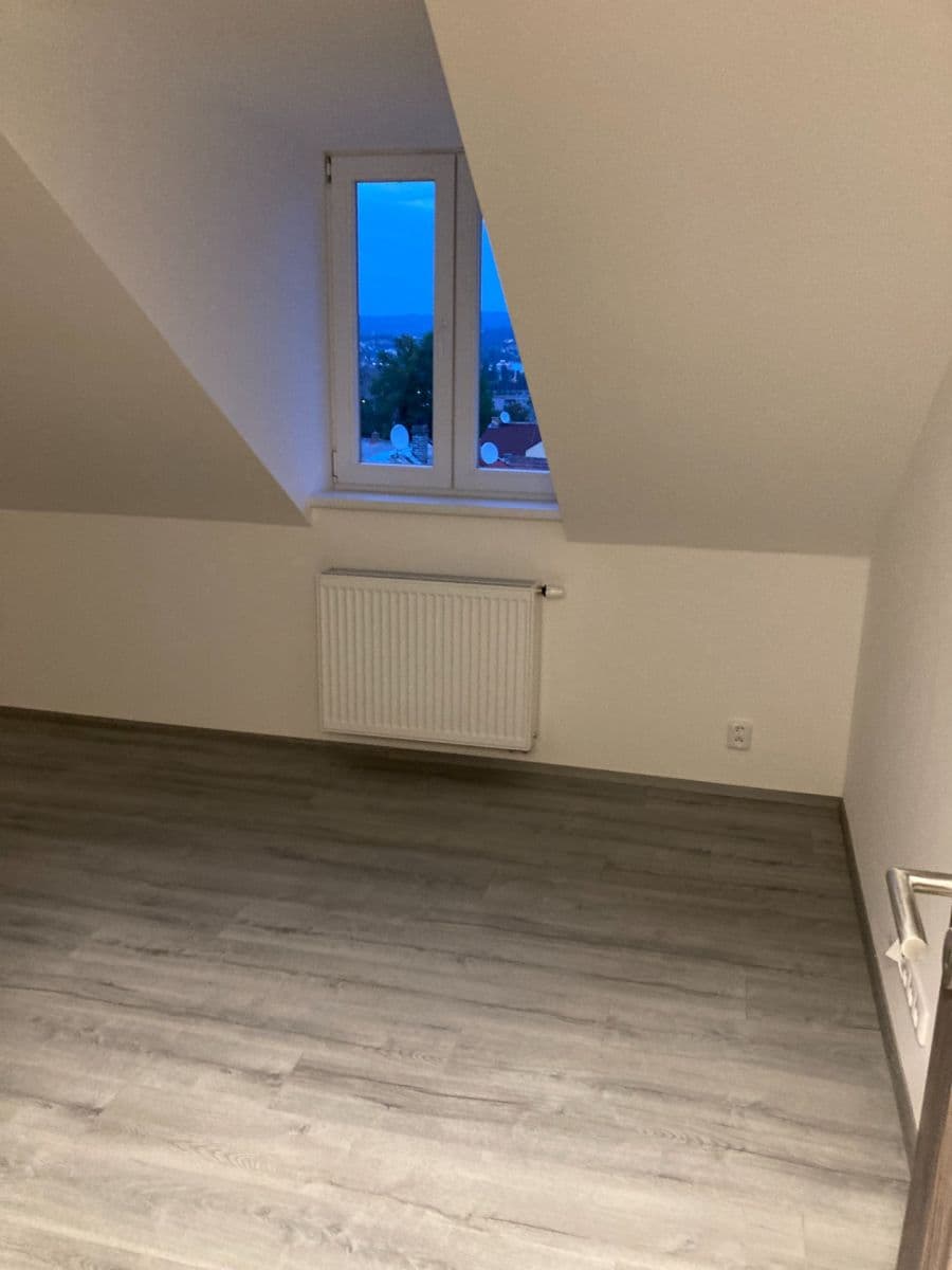 Prenájom bytu 3-izbový 97 m², Sladkovského, Beroun, Středočeský kraj Prenájom bytu 3-izbový 97 m², Sladkovského, Beroun, Středočeský kraj
