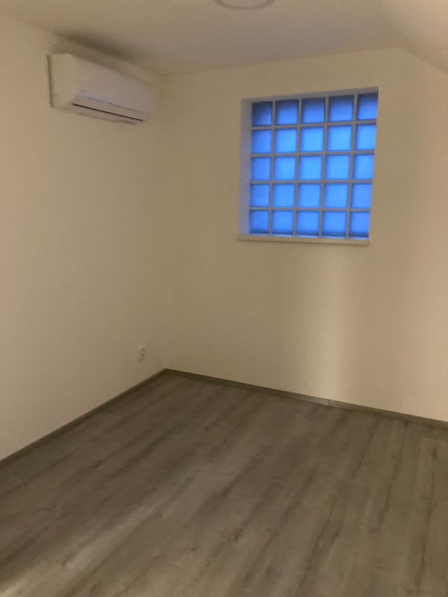 Prenájom bytu 3-izbový 97 m², Sladkovského, Beroun, Středočeský kraj Prenájom bytu 3-izbový 97 m², Sladkovského, Beroun, Středočeský kraj
