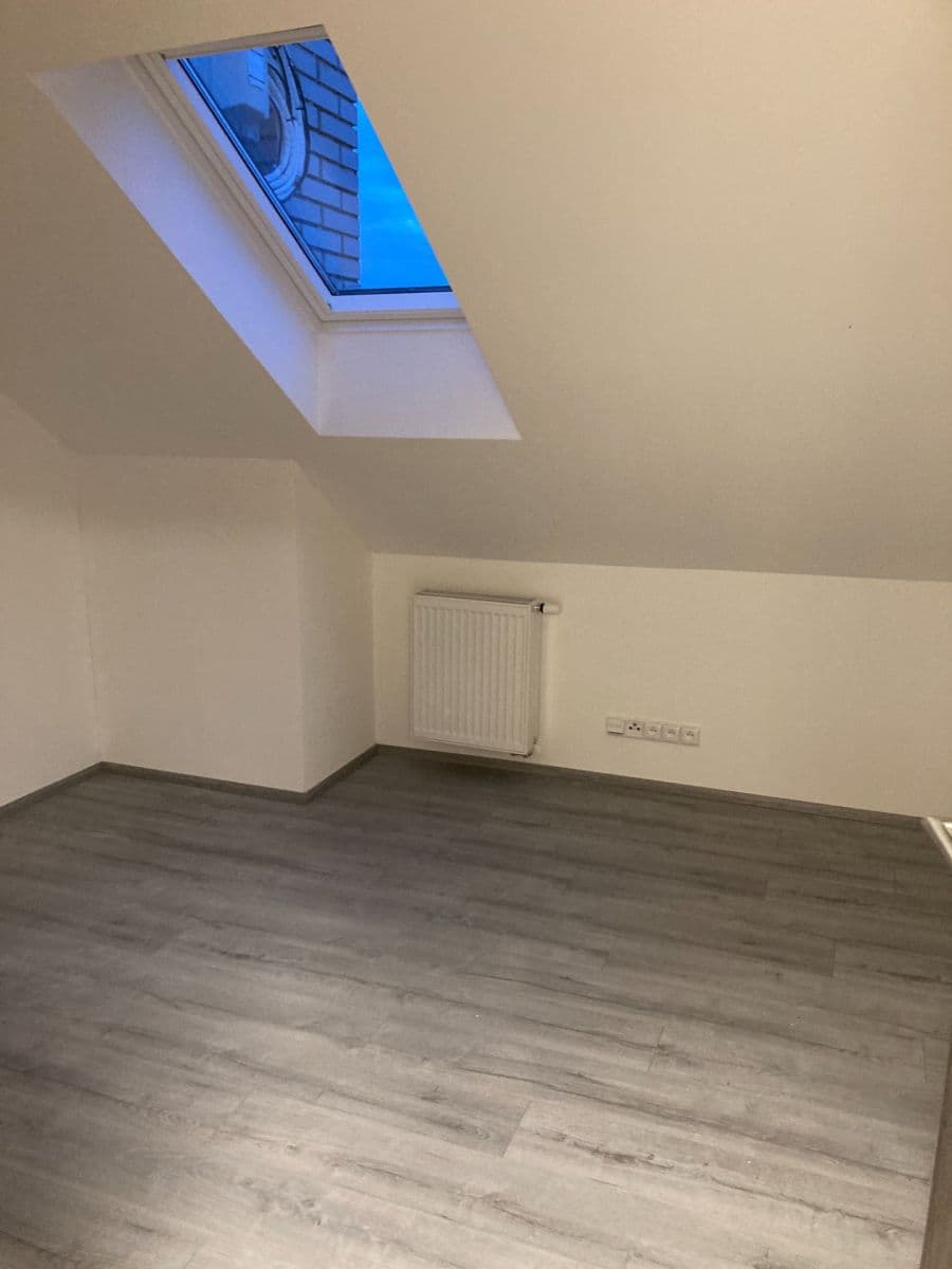 Prenájom bytu 3-izbový 97 m², Sladkovského, Beroun, Středočeský kraj Prenájom bytu 3-izbový 97 m², Sladkovského, Beroun, Středočeský kraj