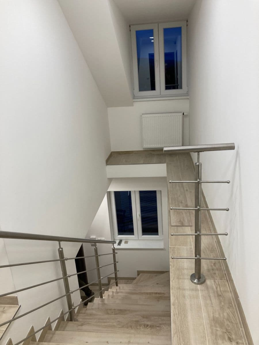 Prenájom bytu 3-izbový 97 m², Sladkovského, Beroun, Středočeský kraj Prenájom bytu 3-izbový 97 m², Sladkovského, Beroun, Středočeský kraj