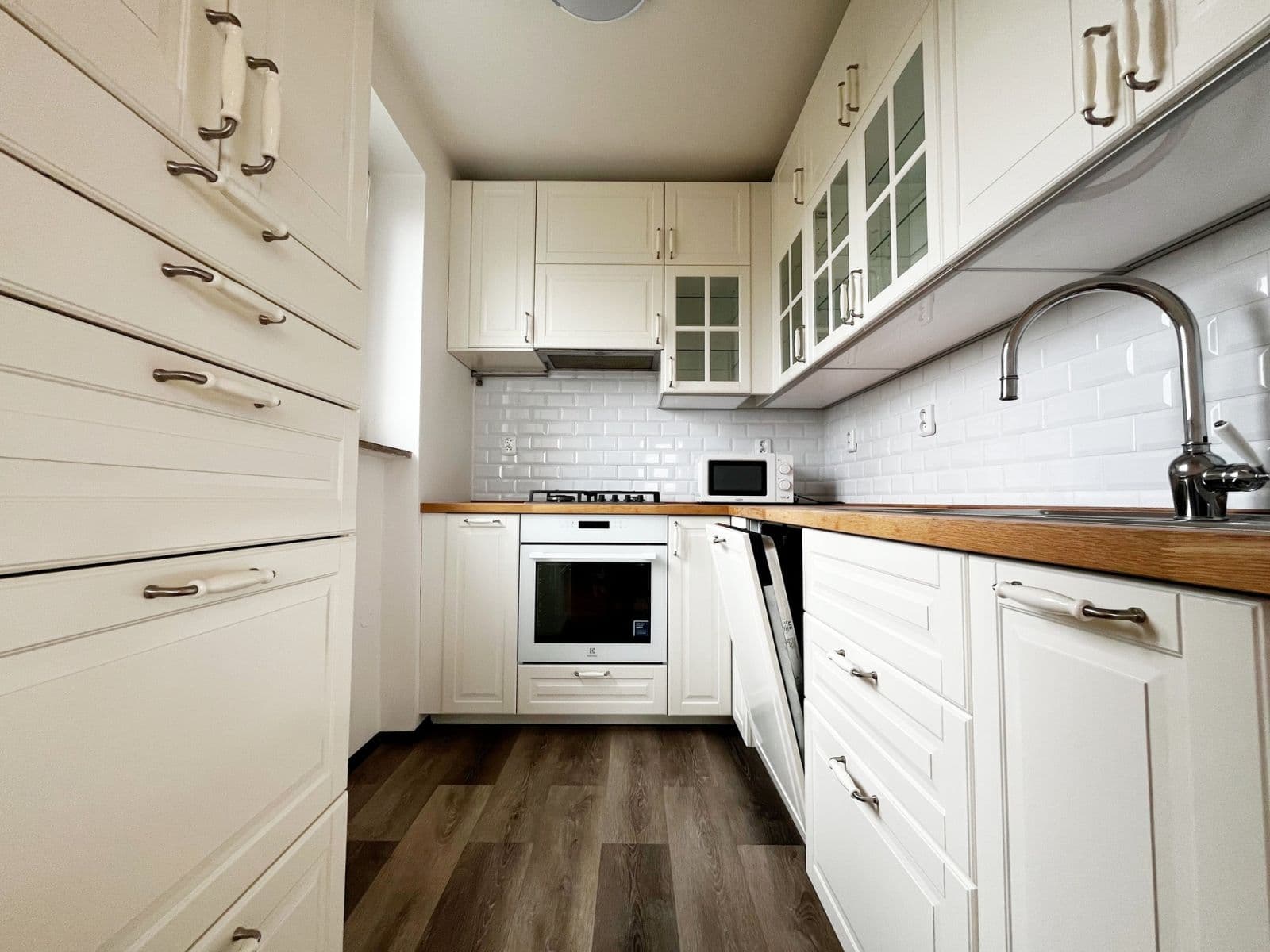 Prenájom bytu 3-izbový 54 m², Měchenická, Praha, Praha Prenájom bytu 3-izbový 54 m², Měchenická, Praha, Praha