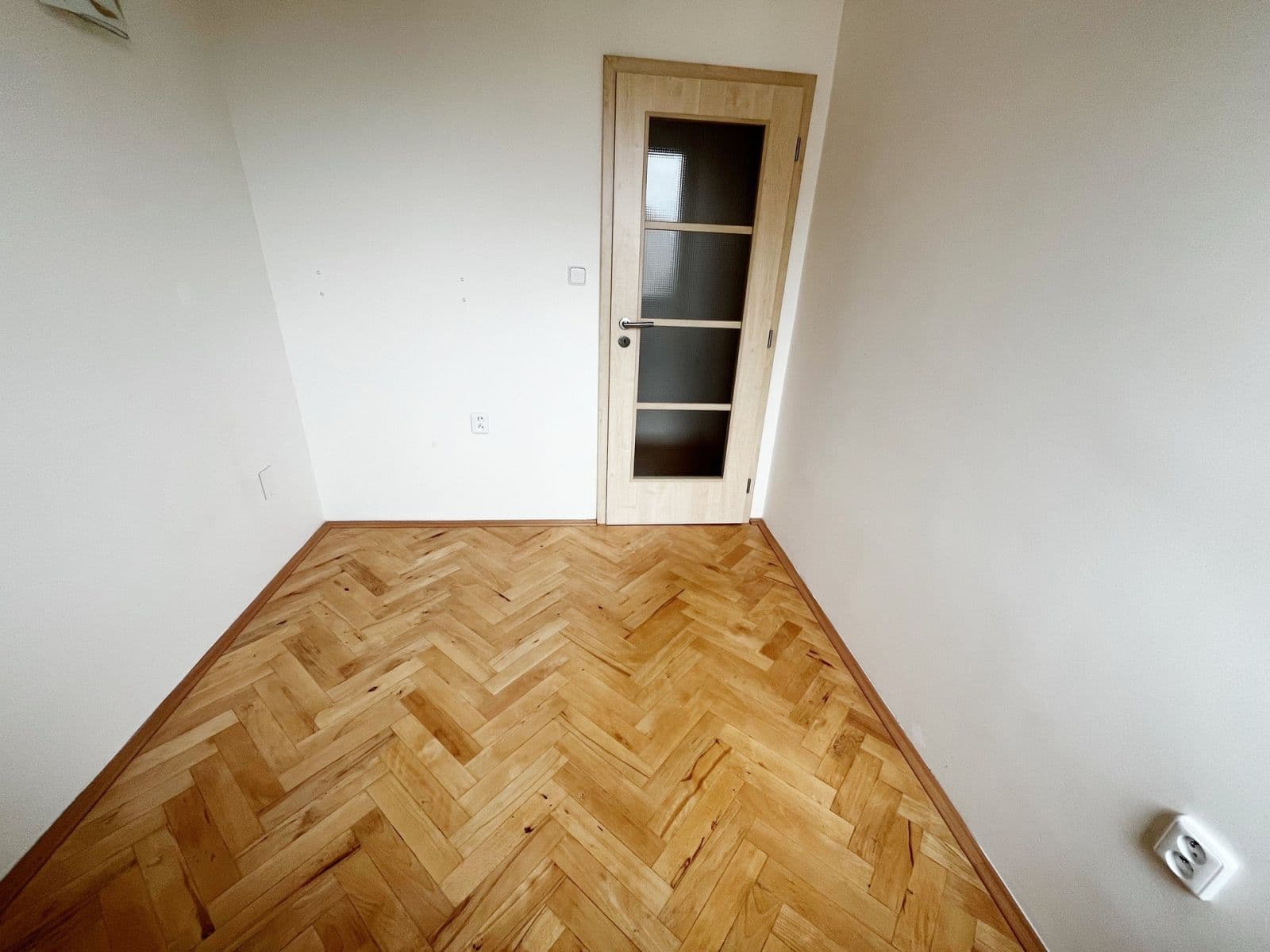 Prenájom bytu 3-izbový 54 m², Měchenická, Praha, Praha Prenájom bytu 3-izbový 54 m², Měchenická, Praha, Praha