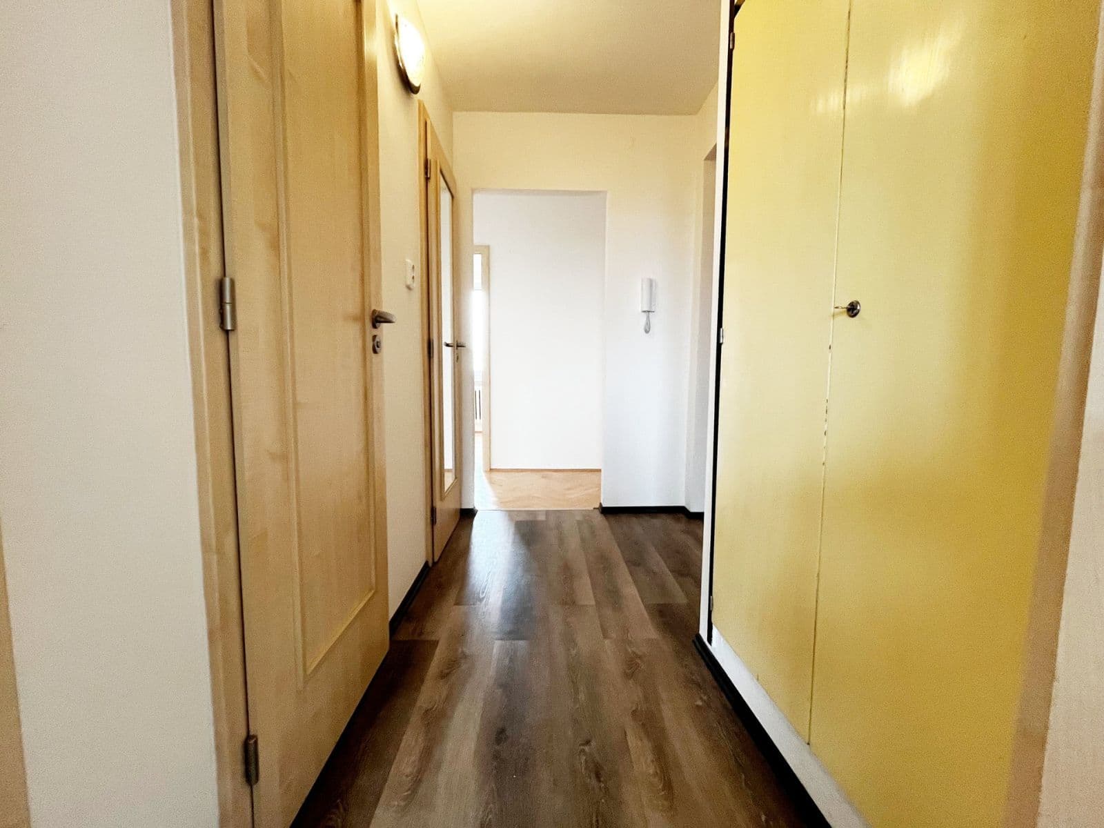 Prenájom bytu 3-izbový 54 m², Měchenická, Praha, Praha Prenájom bytu 3-izbový 54 m², Měchenická, Praha, Praha