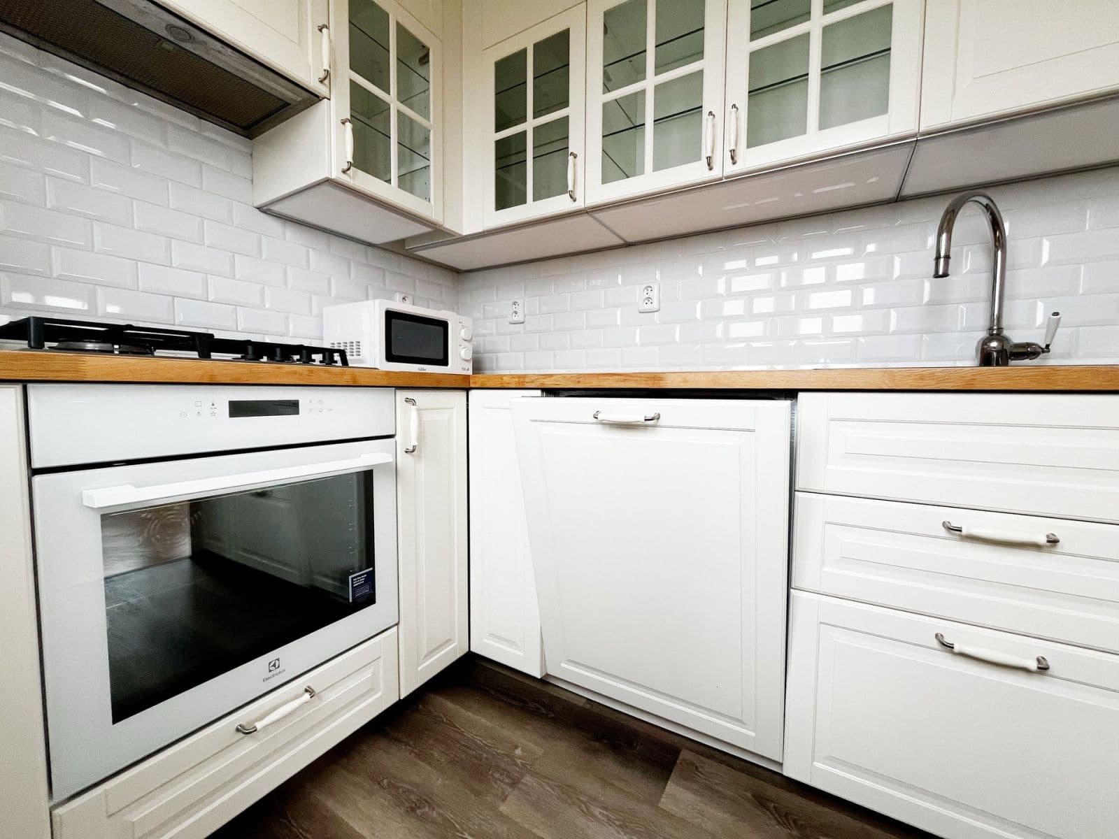 Prenájom bytu 3-izbový 54 m², Měchenická, Praha, Praha Prenájom bytu 3-izbový 54 m², Měchenická, Praha, Praha