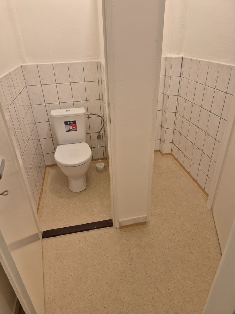 Prenájom bytu 1-izbový 30 m², Pod Kavalírkou, Praha, Praha Prenájom bytu 1-izbový 30 m², Pod Kavalírkou, Praha, Praha
