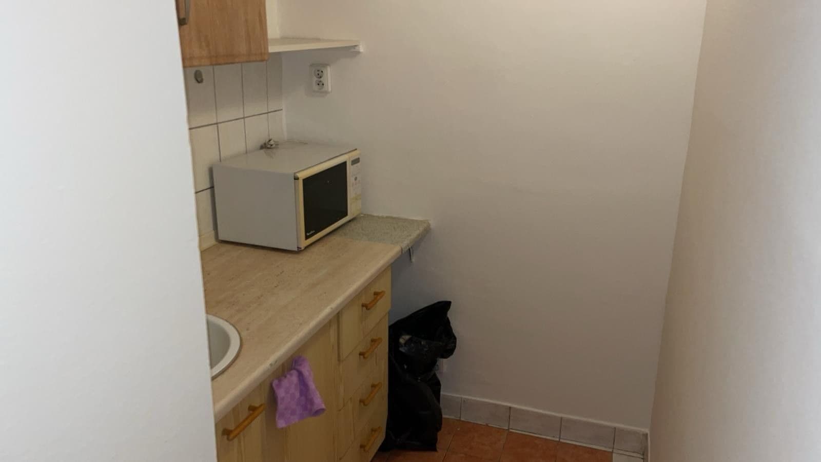 Prenájom bytu 1-izbový 30 m², Pod Kavalírkou, Praha, Praha Prenájom bytu 1-izbový 30 m², Pod Kavalírkou, Praha, Praha