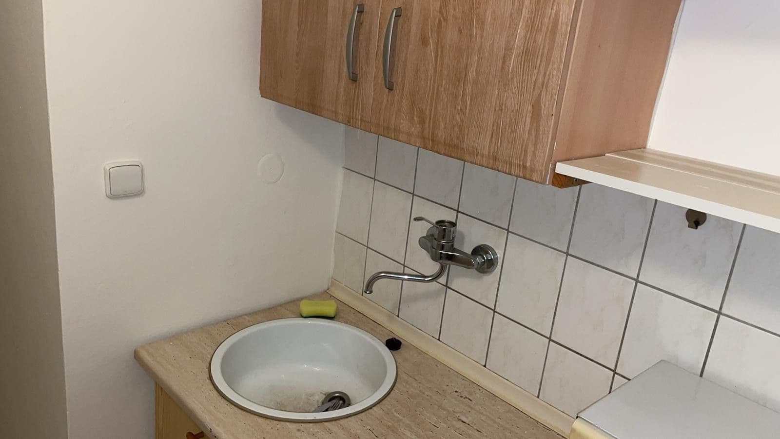 Prenájom bytu 1-izbový 30 m², Pod Kavalírkou, Praha, Praha Prenájom bytu 1-izbový 30 m², Pod Kavalírkou, Praha, Praha