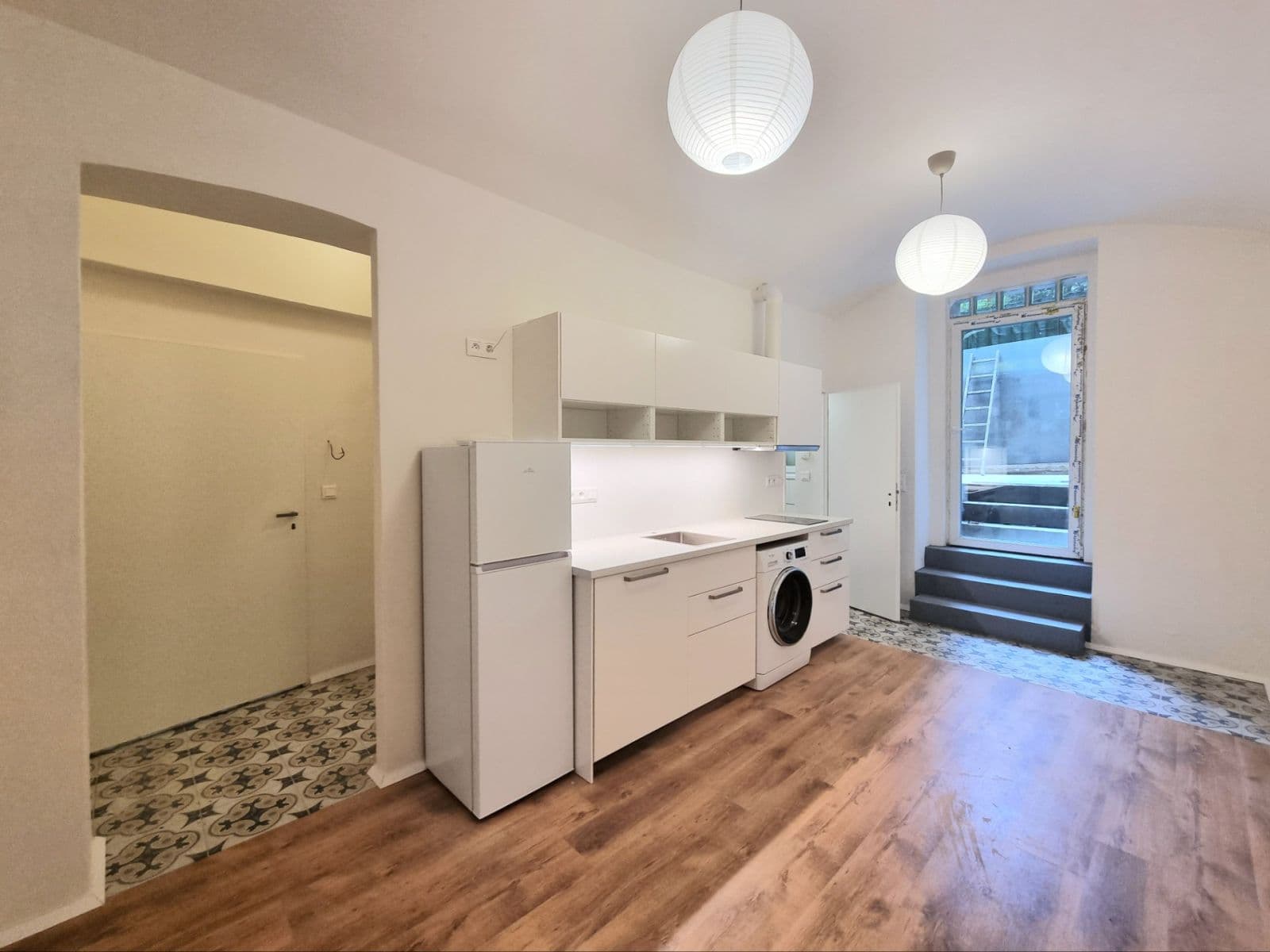 Prenájom bytu 2-izbový 40 m², Žitomírská, Praha, Praha Prenájom bytu 2-izbový 40 m², Žitomírská, Praha, Praha