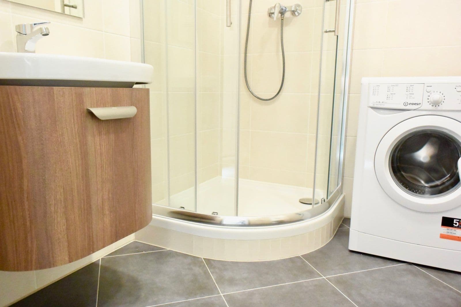 Prenájom bytu 1-izbový 30 m², Mantovská, Praha, Praha Prenájom bytu 1-izbový 30 m², Mantovská, Praha, Praha