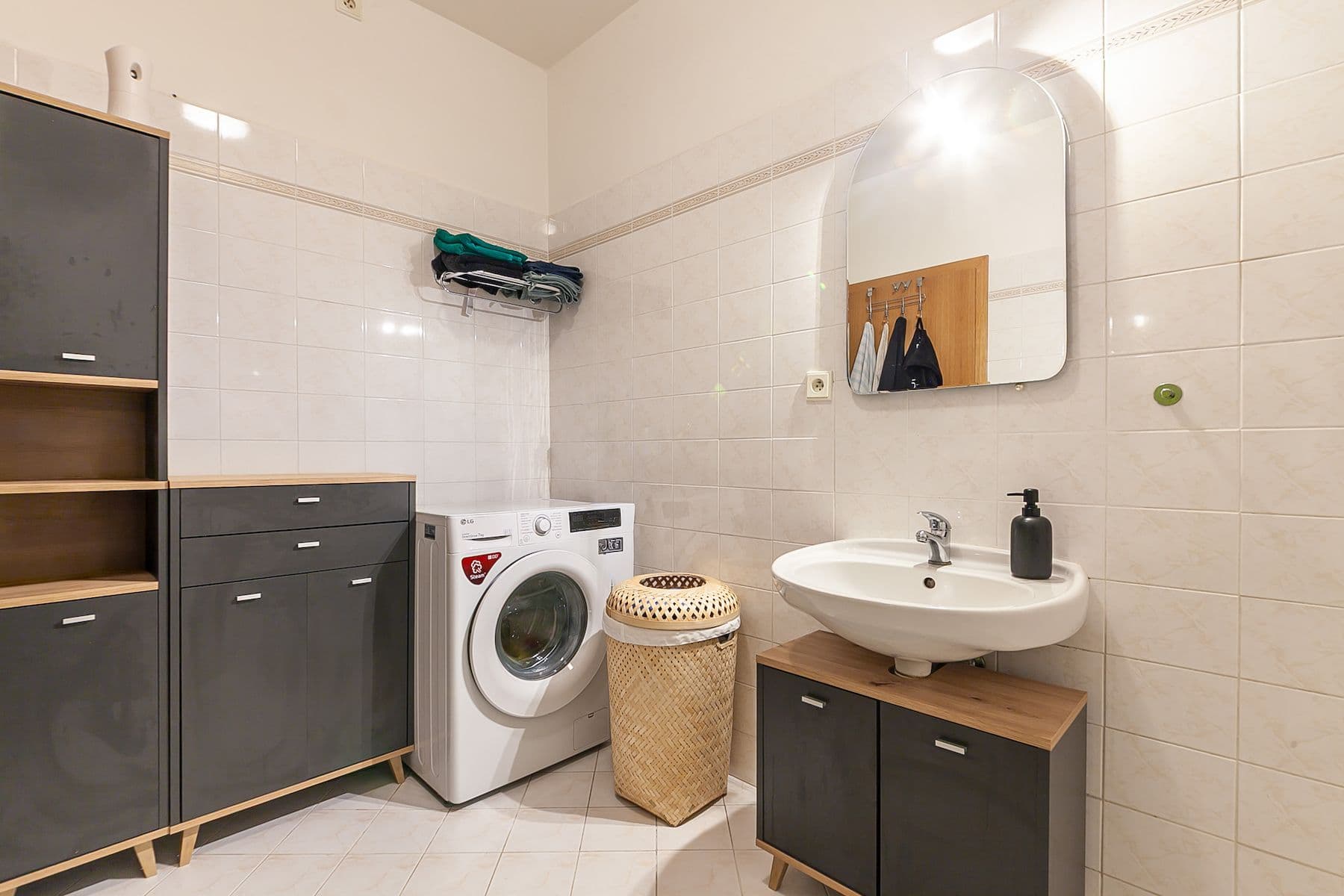 Predaj bytu 3-izbový 98 m², Na Groši, Praha, Praha Predaj bytu 3-izbový 98 m², Na Groši, Praha, Praha