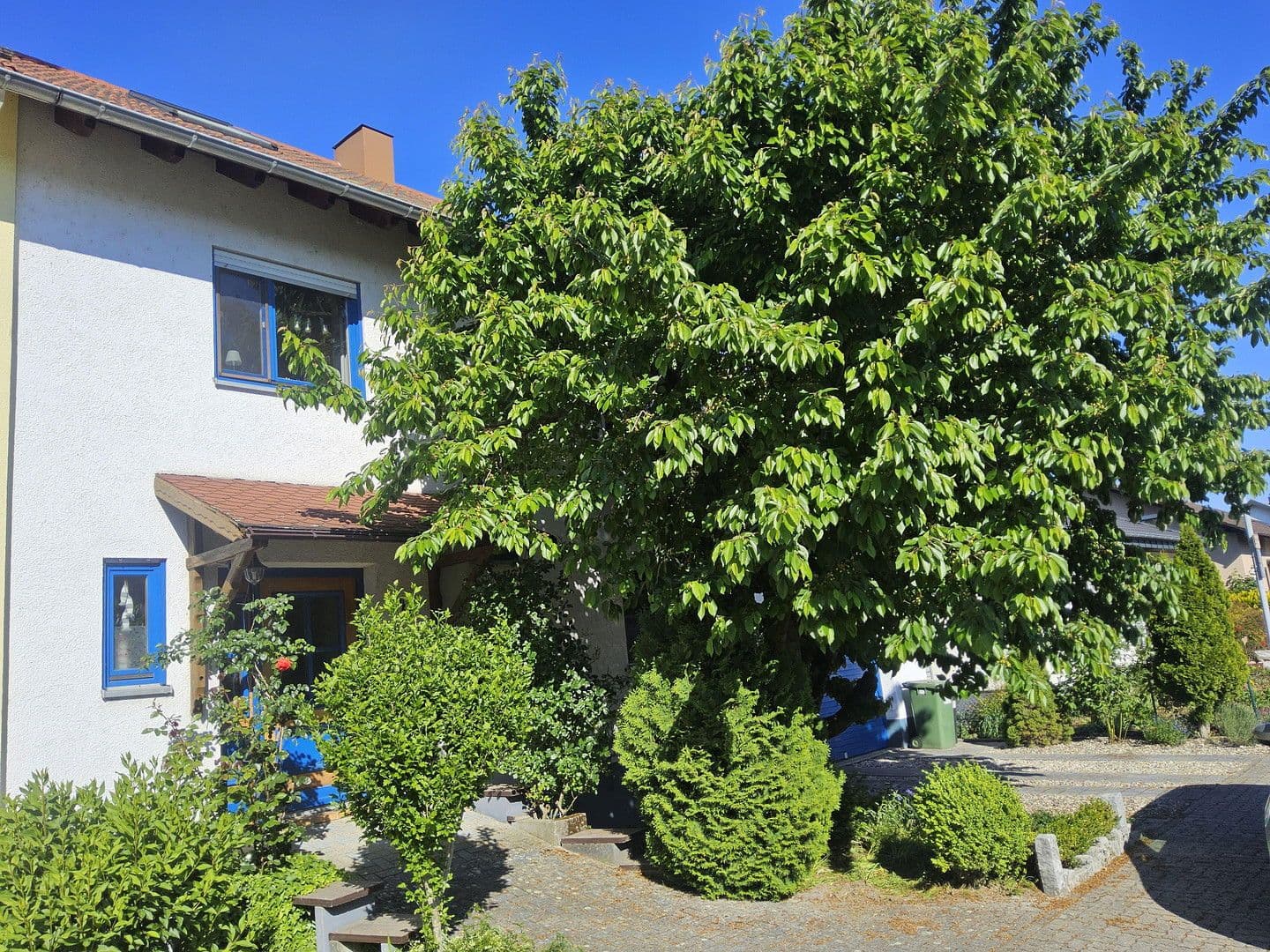 Predaj domu 179 m², pozemek 343 m², Dettenheim, Bádensko-Wurttembersko Predaj domu 179 m², pozemek 343 m², Dettenheim, Bádensko-Wurttembersko