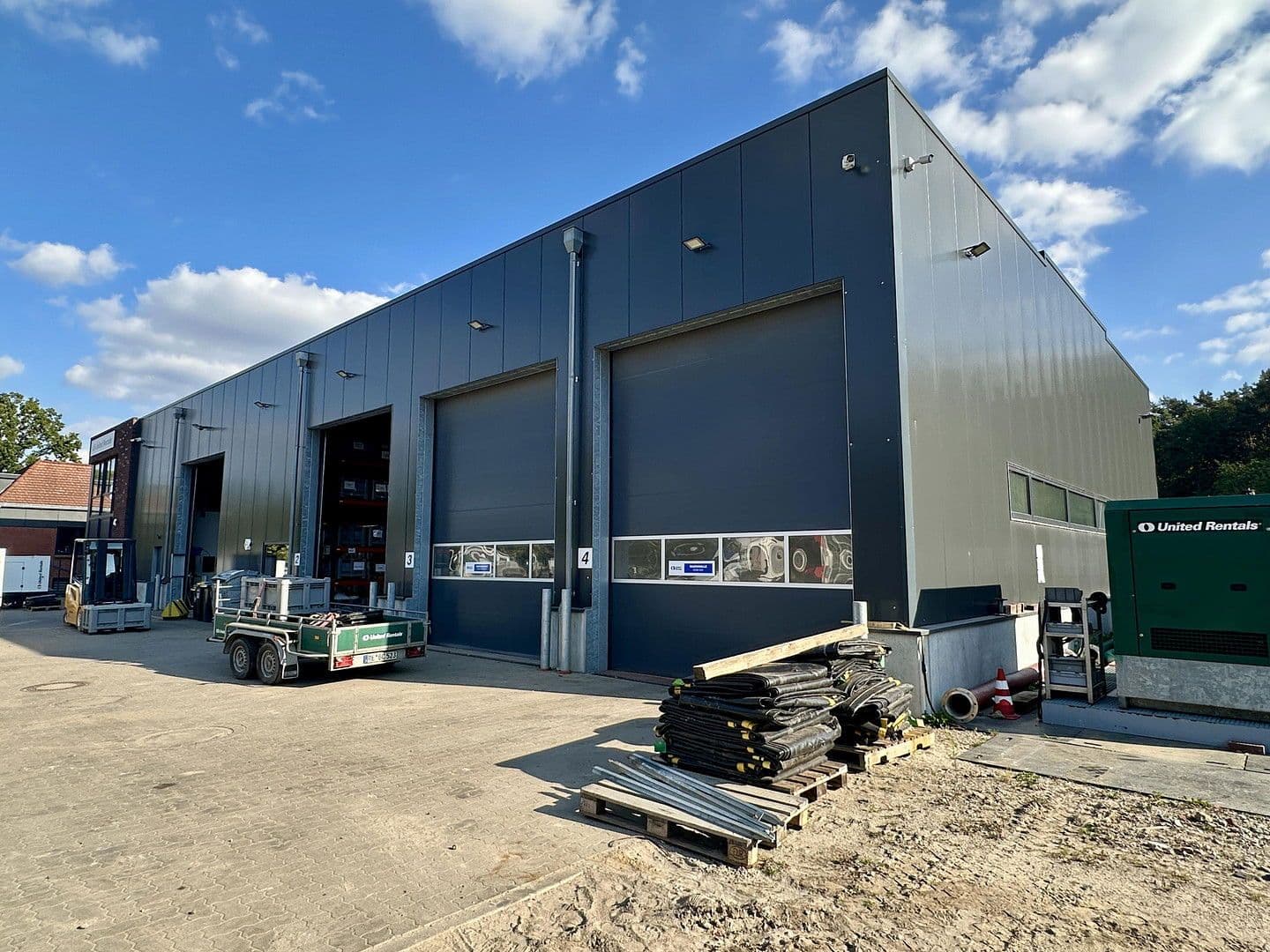 Prenájom nebytového priestoru 720 m², Artlenburger Landstraße 1, Lüneburg, Dolné Sasko Prenájom nebytového priestoru 720 m², Artlenburger Landstraße 1, Lüneburg, Dolné Sasko