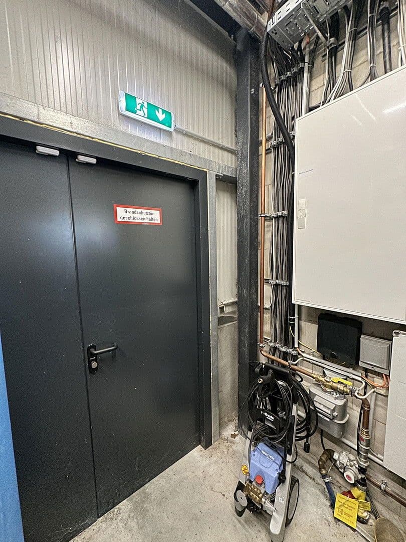 Prenájom nebytového priestoru 720 m², Artlenburger Landstraße 1, Lüneburg, Dolné Sasko Prenájom nebytového priestoru 720 m², Artlenburger Landstraße 1, Lüneburg, Dolné Sasko