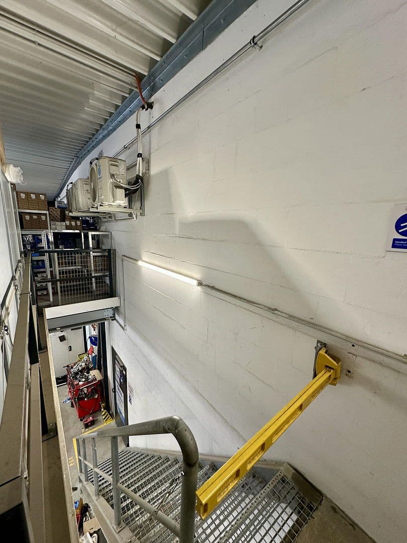 Prenájom nebytového priestoru 720 m², Artlenburger Landstraße 1, Lüneburg, Dolné Sasko Prenájom nebytového priestoru 720 m², Artlenburger Landstraße 1, Lüneburg, Dolné Sasko