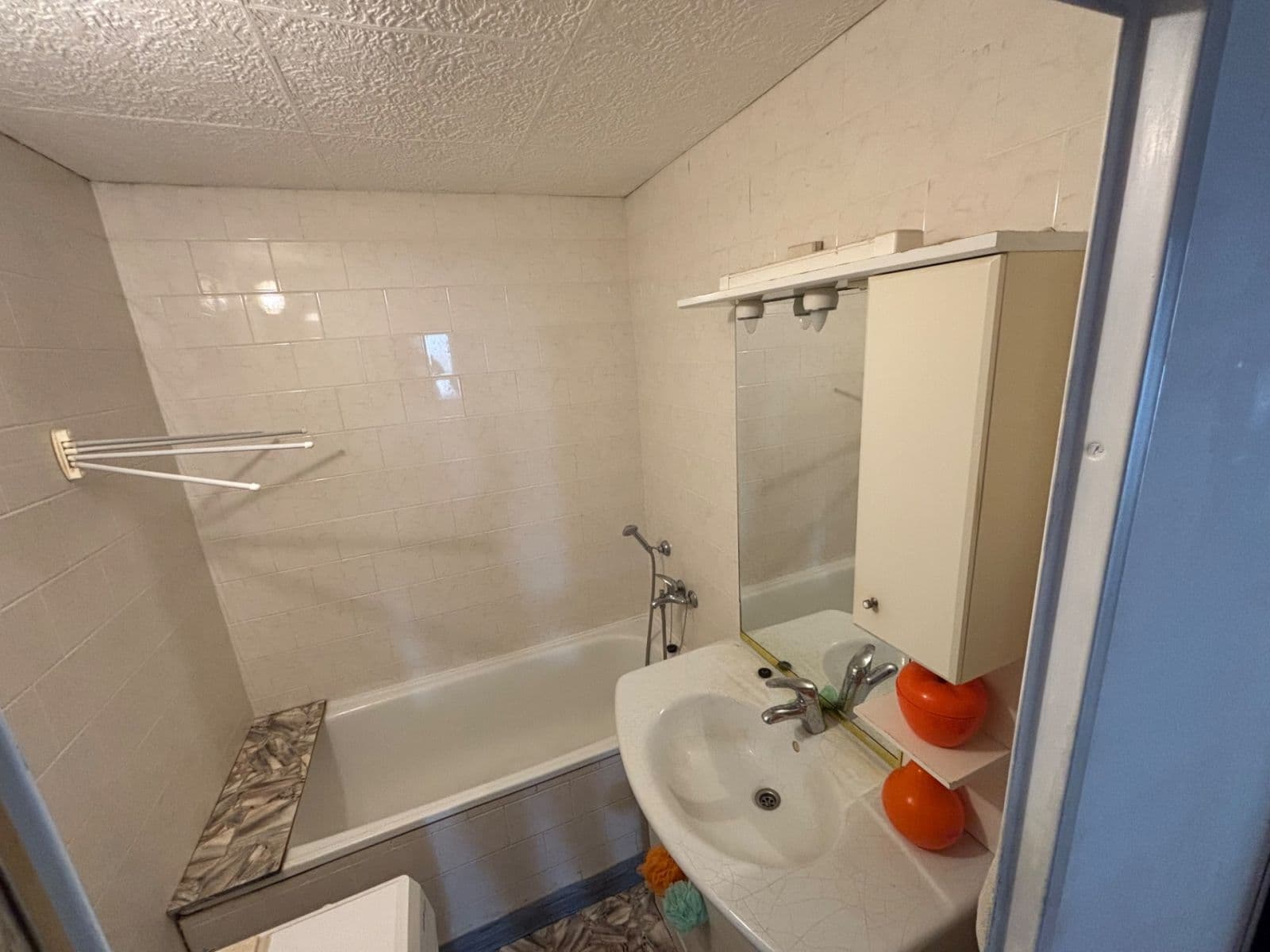 Prenájom bytu 3-izbový 70 m², Erno Košťála, Pardubice, Pardubický kraj Prenájom bytu 3-izbový 70 m², Erno Košťála, Pardubice, Pardubický kraj