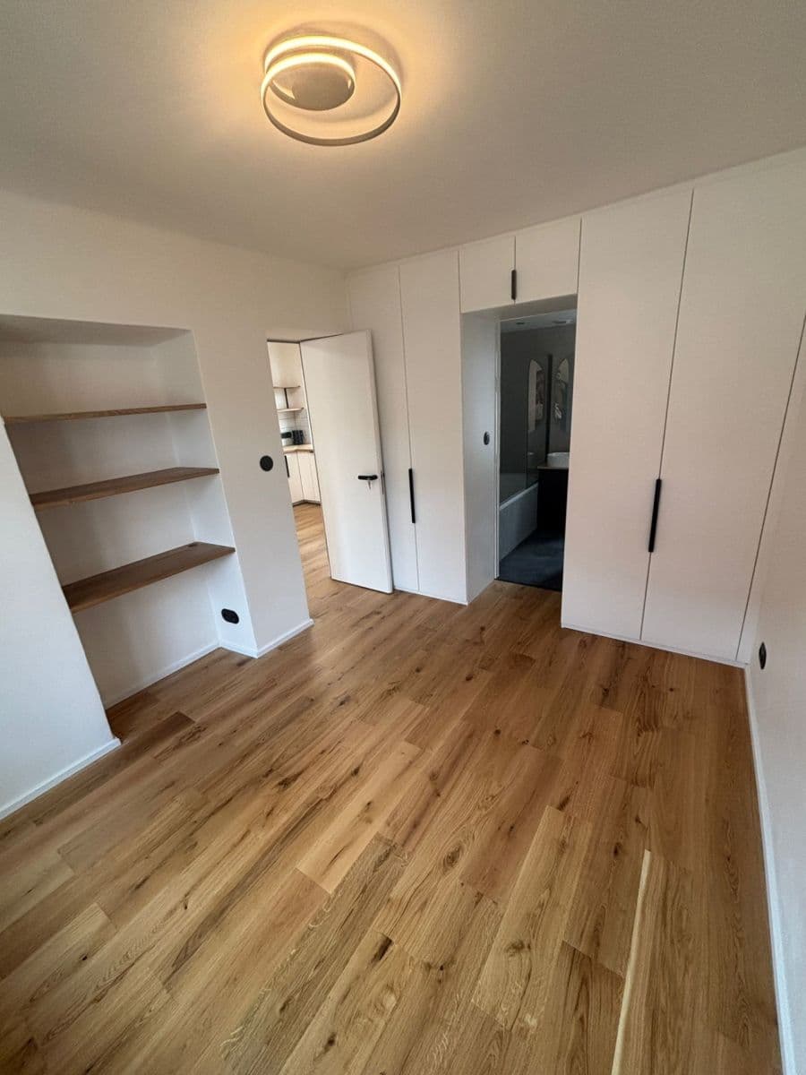 Prenájom bytu 3-izbový 62 m², Bednářská, Praha, Praha Prenájom bytu 3-izbový 62 m², Bednářská, Praha, Praha