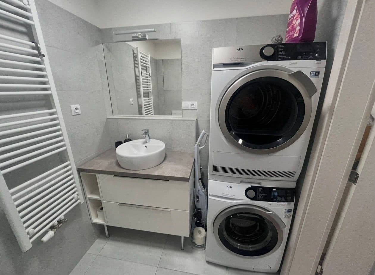 Prenájom bytu 1-izbový 38 m², Střední, Brno, Jihomoravský kraj Prenájom bytu 1-izbový 38 m², Střední, Brno, Jihomoravský kraj