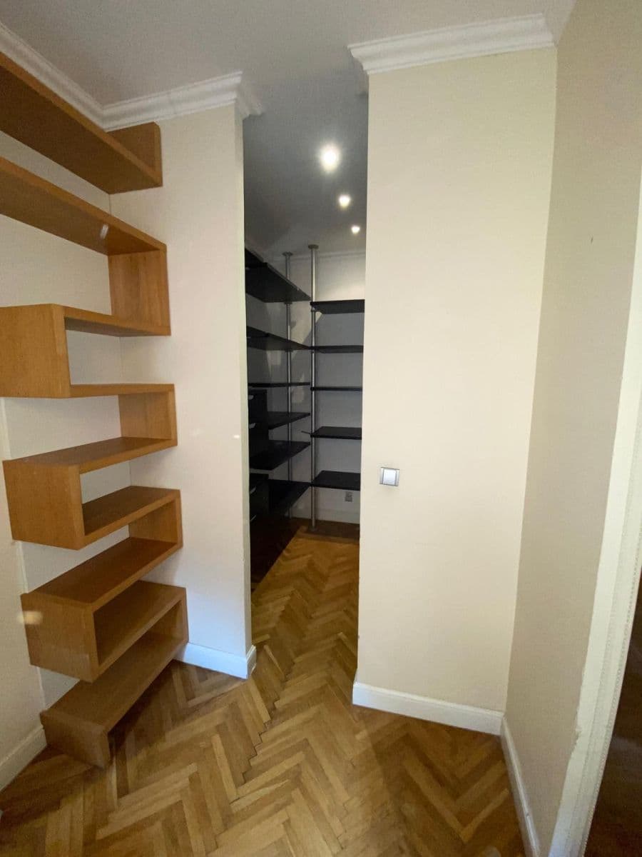 Prenájom bytu 4-izbový 113 m², Křížkovského, Praha, Praha Prenájom bytu 4-izbový 113 m², Křížkovského, Praha, Praha