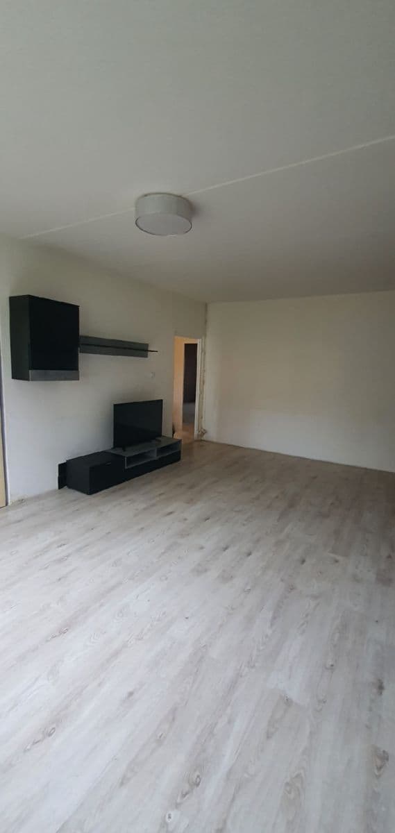 Predaj bytu 2-izbový 63 m², Slavíčkova, Sokolov, Karlovarský kraj Predaj bytu 2-izbový 63 m², Slavíčkova, Sokolov, Karlovarský kraj