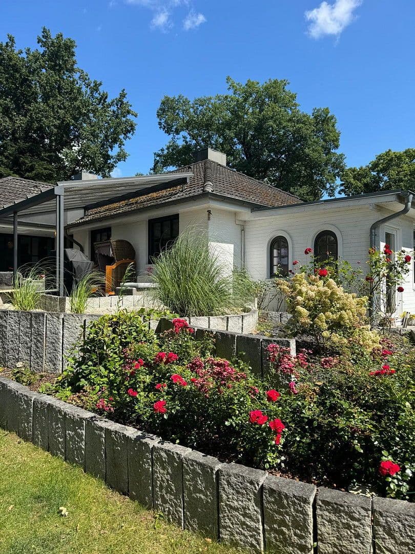 Predaj domu 125 m², pozemek 920 m², Jesteburg, Dolné Sasko Predaj domu 125 m², pozemek 920 m², Jesteburg, Dolné Sasko