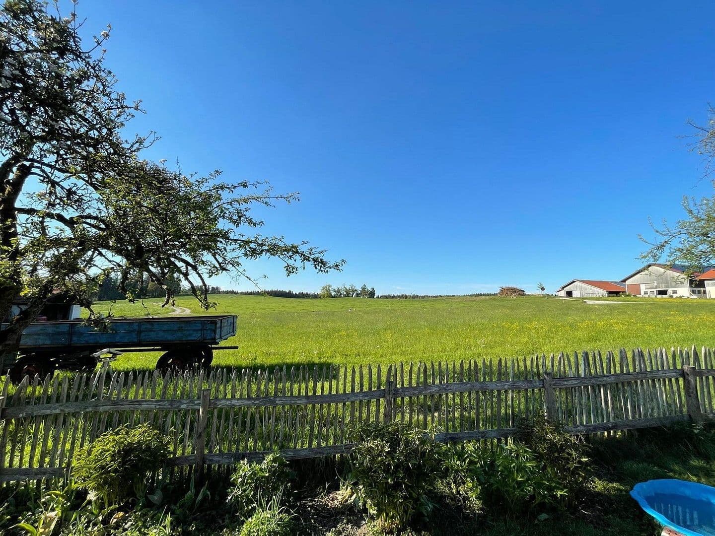 Predaj pozemku 550 m², Sonnering 5, Höslwang, Bavorsko Predaj pozemku 550 m², Sonnering 5, Höslwang, Bavorsko