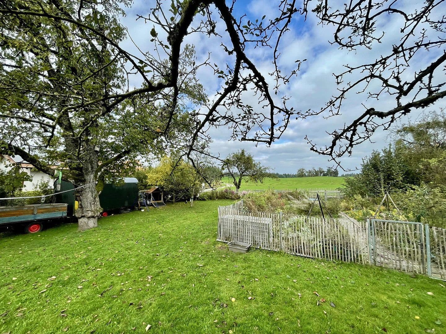 Predaj pozemku 550 m², Sonnering 5, Höslwang, Bavorsko Predaj pozemku 550 m², Sonnering 5, Höslwang, Bavorsko