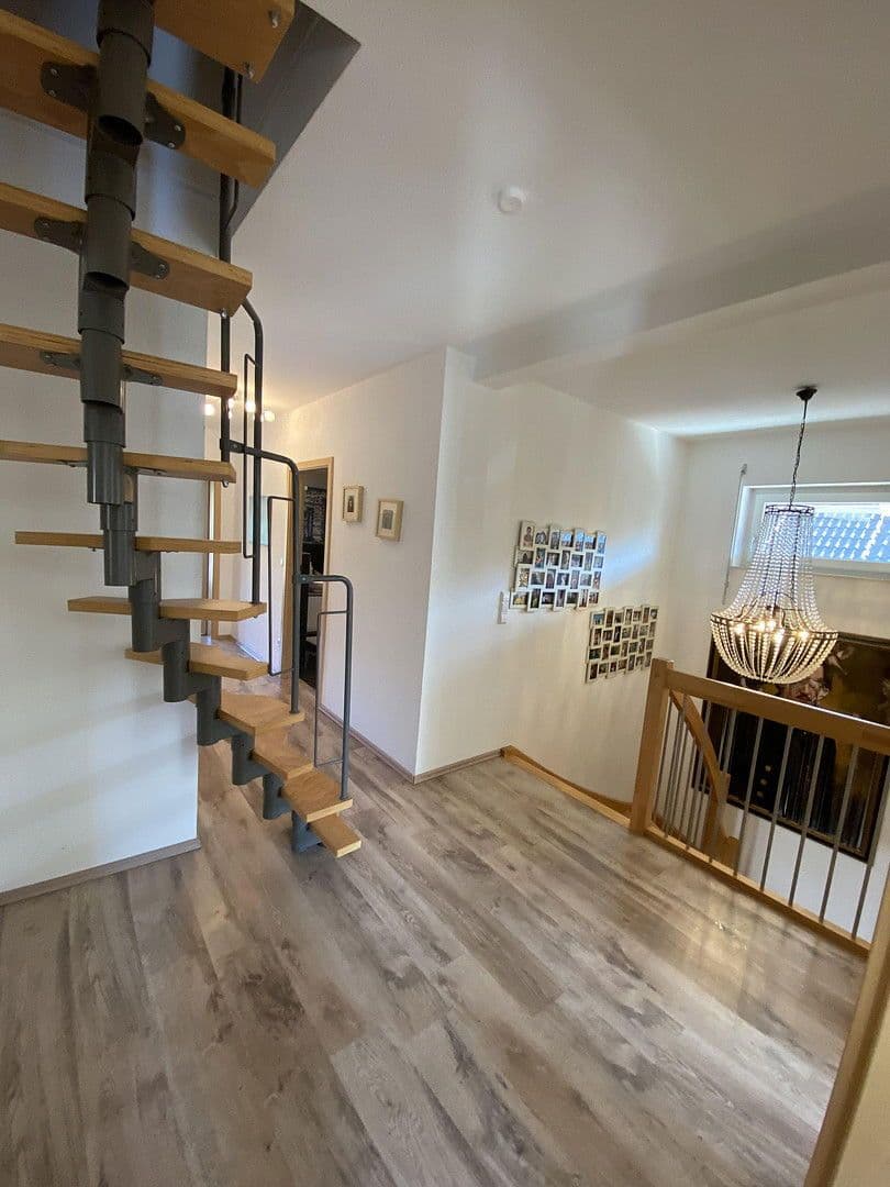 Predaj domu 220 m², pozemek 504 m², Schopfheim, Bádensko-Wurttembersko Predaj domu 220 m², pozemek 504 m², Schopfheim, Bádensko-Wurttembersko