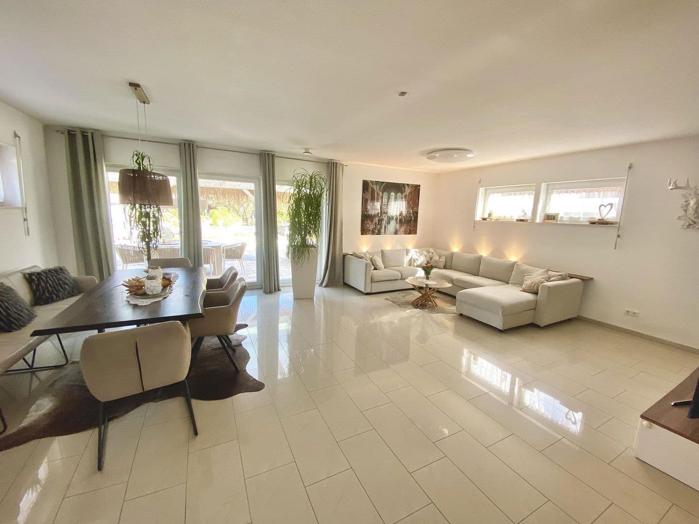 Predaj domu 220 m², pozemek 504 m², Schopfheim, Bádensko-Wurttembersko Predaj domu 220 m², pozemek 504 m², Schopfheim, Bádensko-Wurttembersko