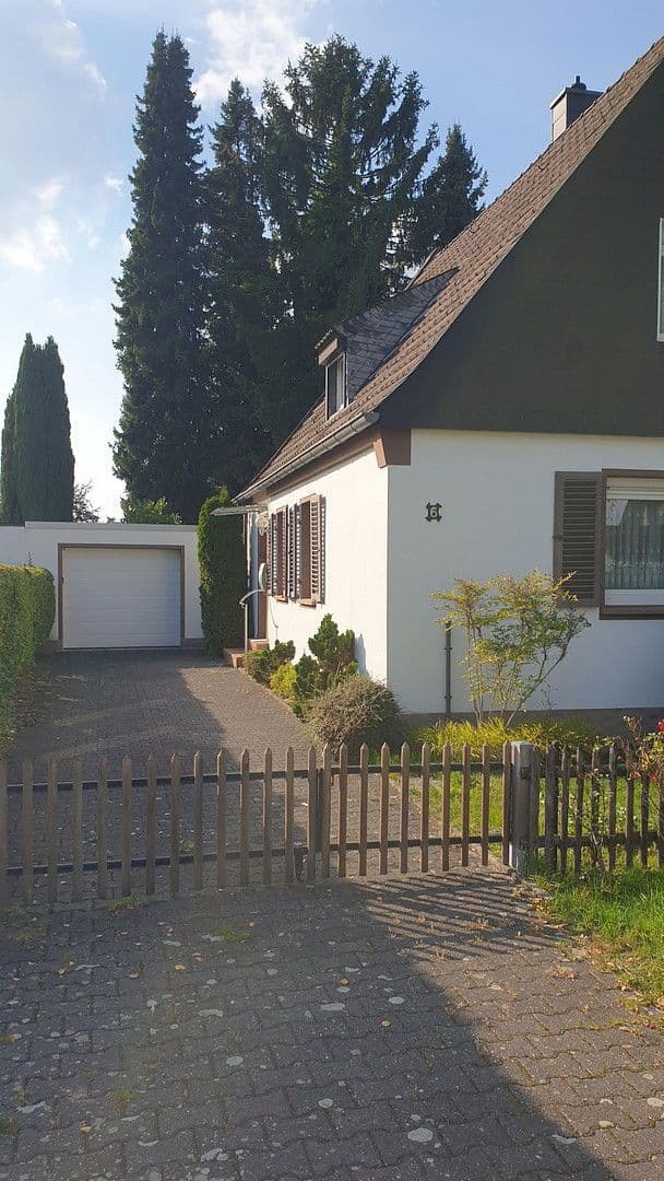 Predaj domu 100 m², pozemek 734 m², Krefeld, Severné Porýnie - Westfálsko Predaj domu 100 m², pozemek 734 m², Krefeld, Severné Porýnie - Westfálsko