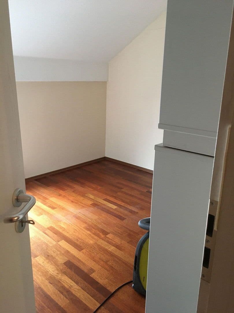 Prenájom bytu 3-izbový 82 m², Niedernhausen, Hesensko Prenájom bytu 3-izbový 82 m², Niedernhausen, Hesensko