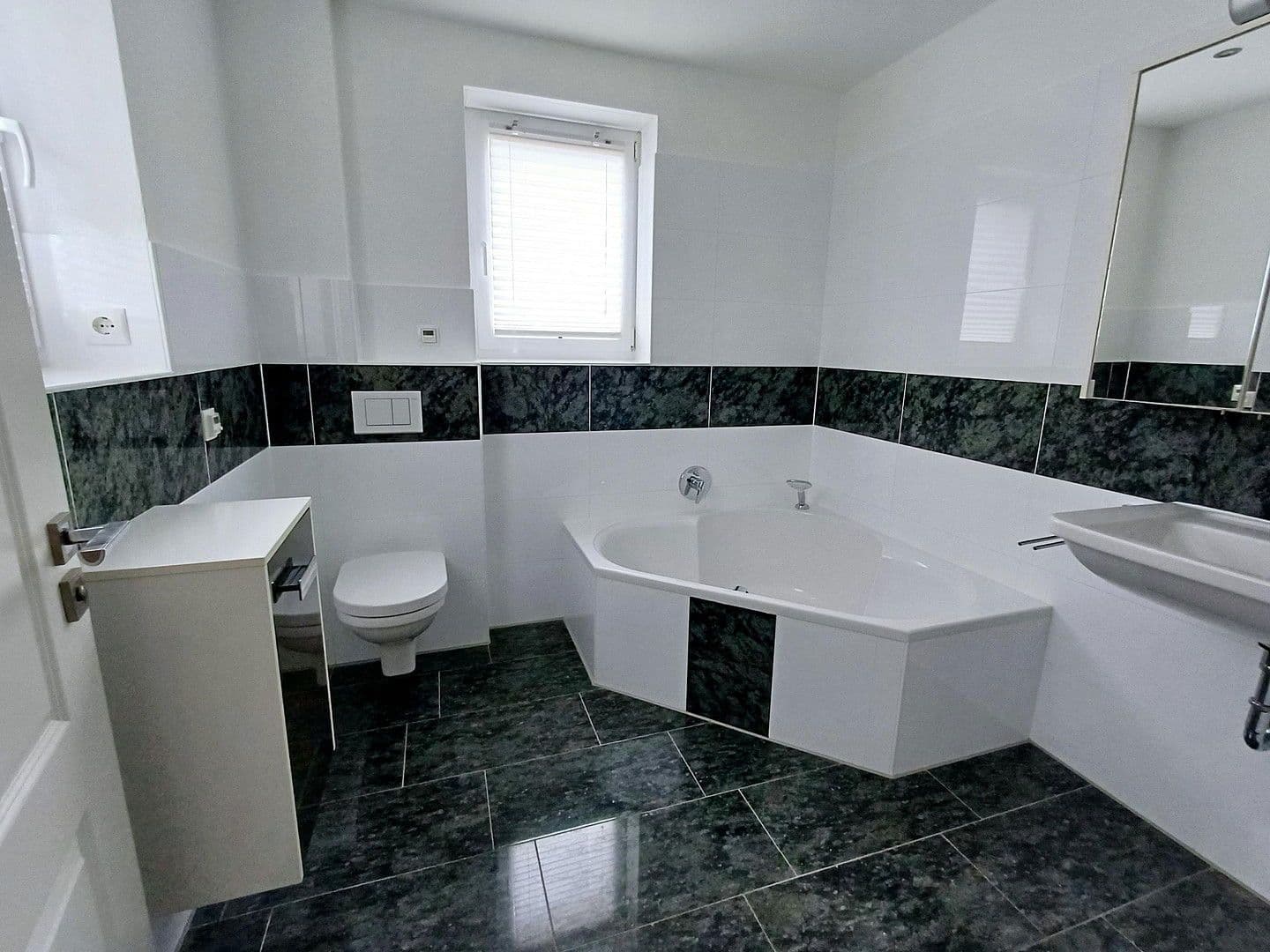 Predaj domu 235 m², pozemek 809 m², Lünne, Dolné Sasko Predaj domu 235 m², pozemek 809 m², Lünne, Dolné Sasko