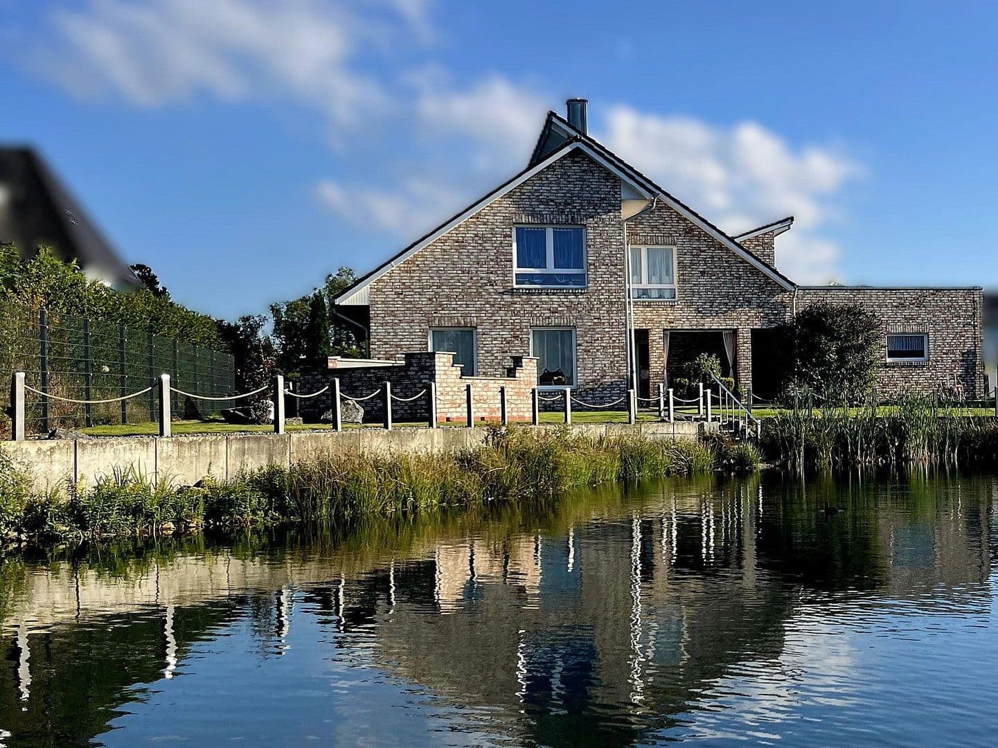 Predaj domu 235 m², pozemek 809 m², Lünne, Dolné Sasko Predaj domu 235 m², pozemek 809 m², Lünne, Dolné Sasko