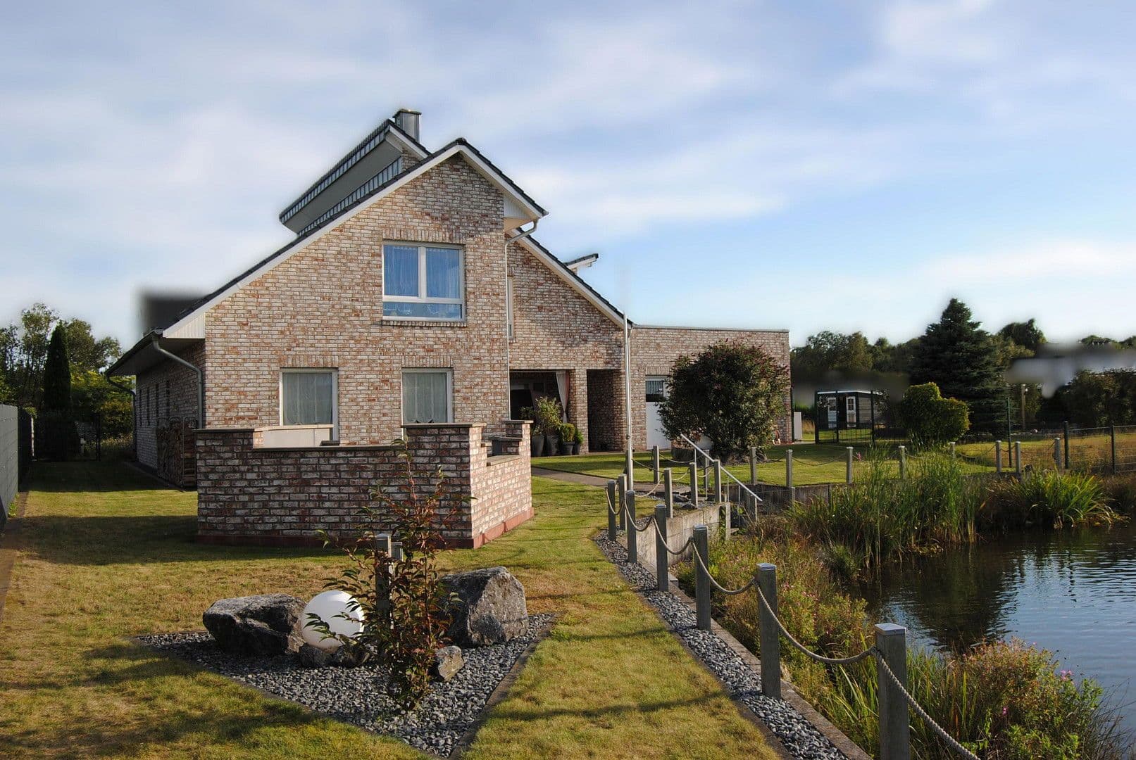 Predaj domu 235 m², pozemek 809 m², Lünne, Dolné Sasko Predaj domu 235 m², pozemek 809 m², Lünne, Dolné Sasko