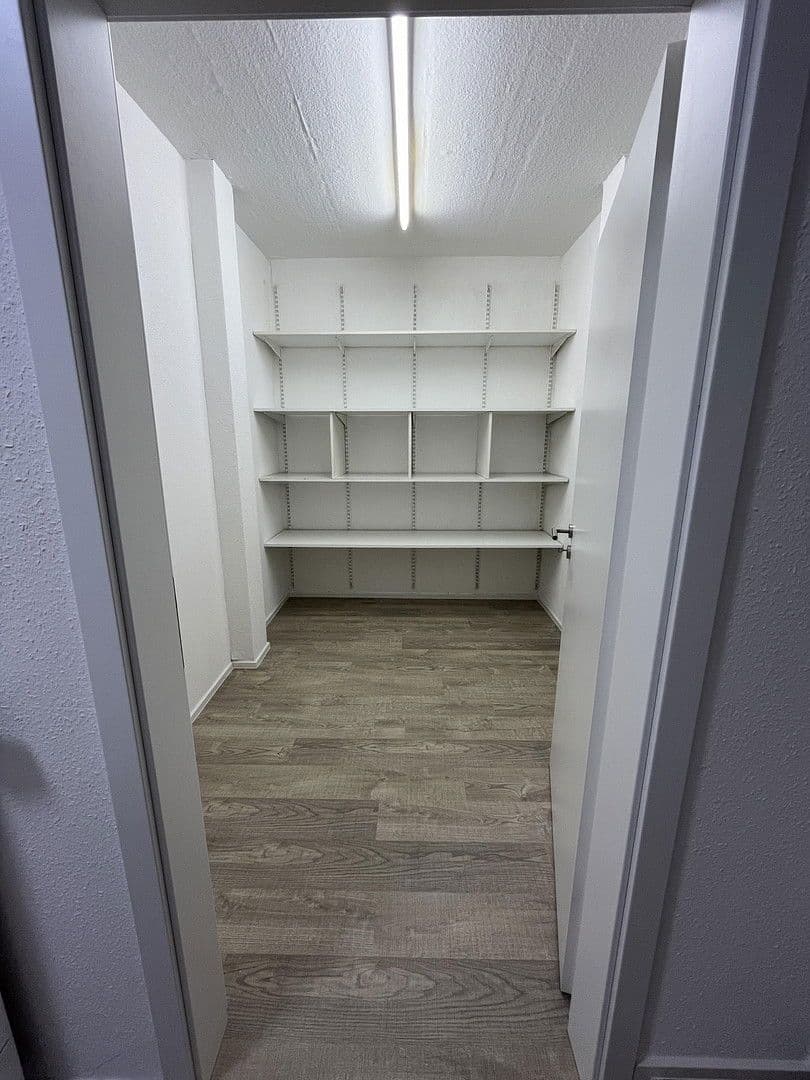 Prenájom bytu 2-izbový 81 m², Möckmühl, Bádensko-Wurttembersko Prenájom bytu 2-izbový 81 m², Möckmühl, Bádensko-Wurttembersko