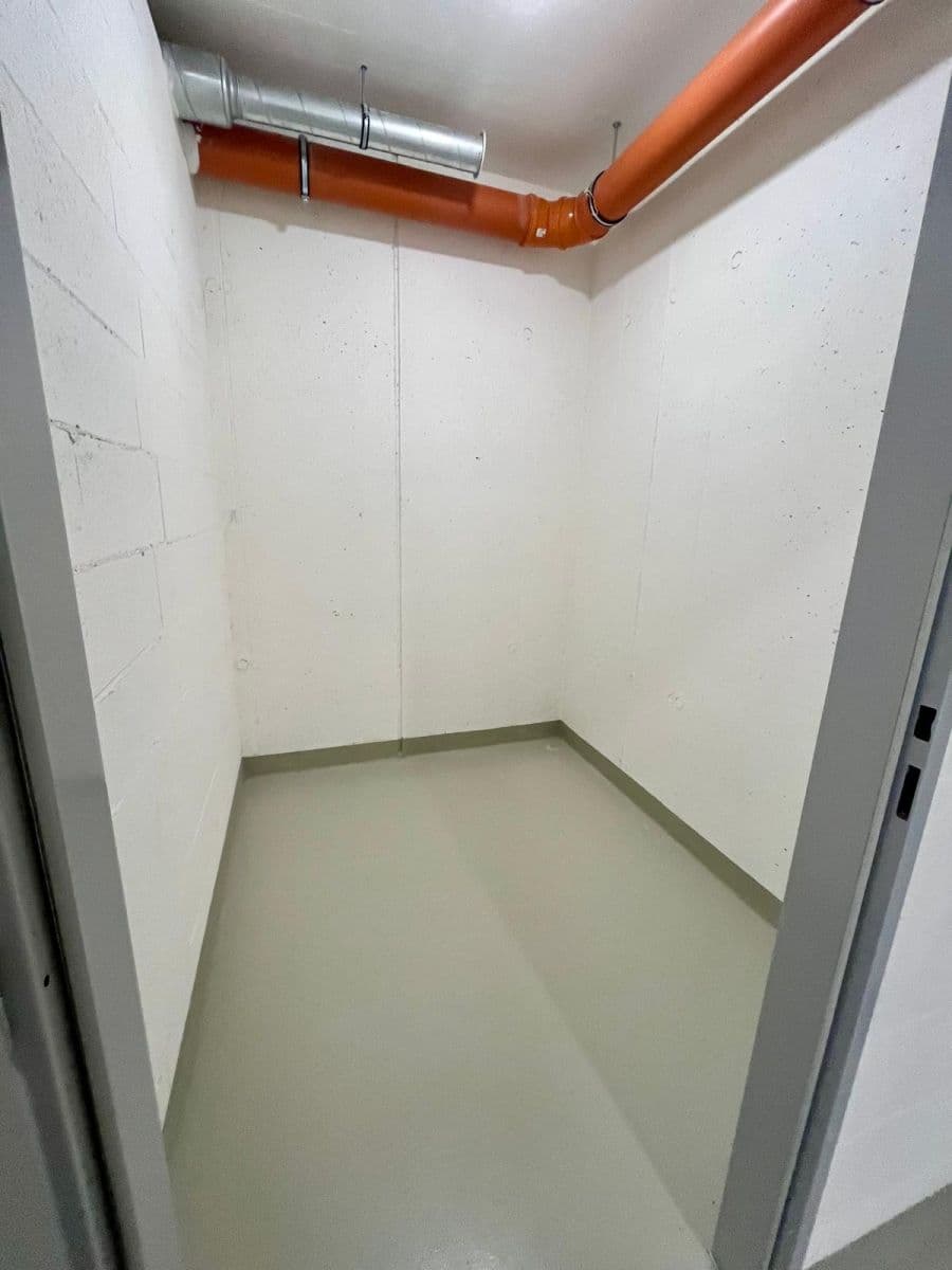 Prenájom bytu 1-izbový 34 m², Hermanové, Praha, Praha Prenájom bytu 1-izbový 34 m², Hermanové, Praha, Praha