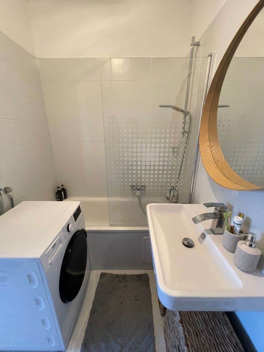 Prenájom bytu 2-izbový 59 m², U Jízdárny, Praha, Praha Prenájom bytu 2-izbový 59 m², U Jízdárny, Praha, Praha