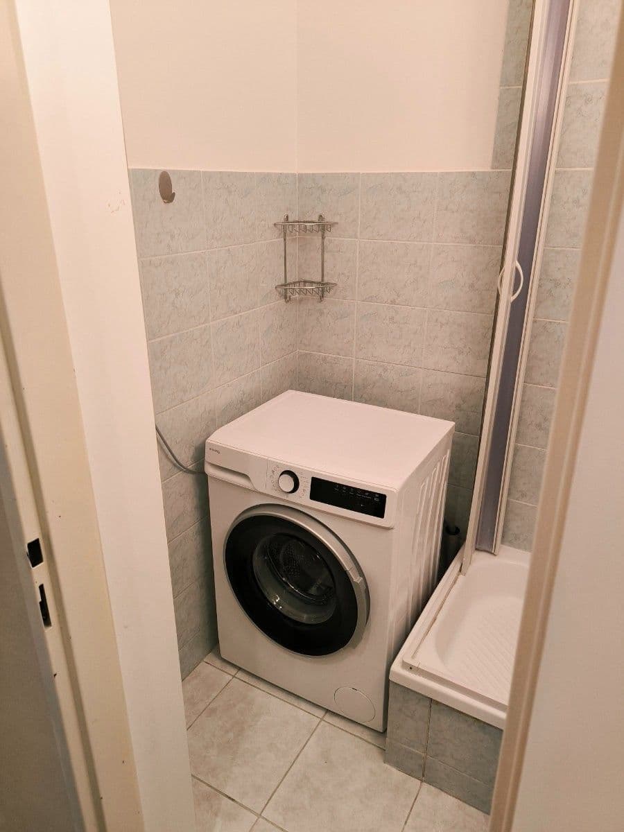 Prenájom bytu 2-izbový 53 m², Mochovská, Praha, Praha Prenájom bytu 2-izbový 53 m², Mochovská, Praha, Praha