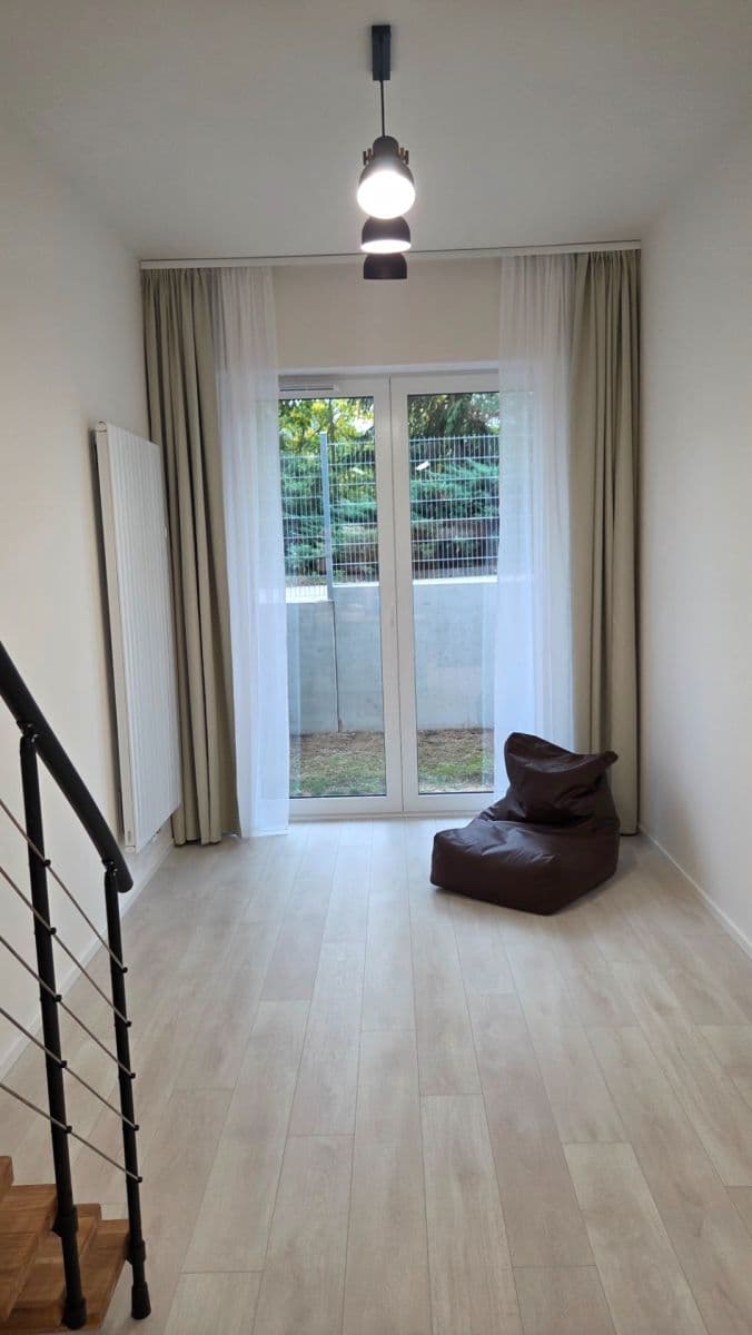 Prenájom bytu 1-izbový 41 m², Českobrodská, Praha, Praha Prenájom bytu 1-izbový 41 m², Českobrodská, Praha, Praha