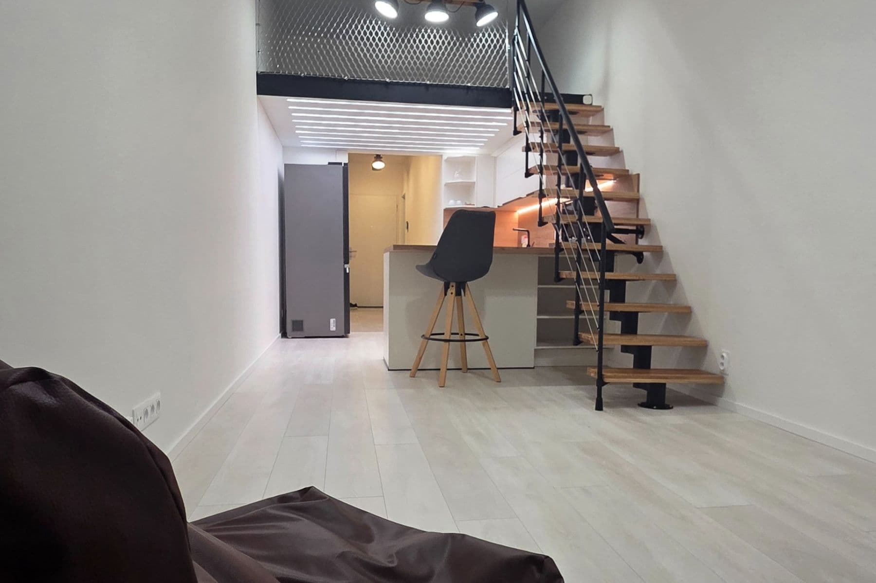 Prenájom bytu 1-izbový 41 m², Českobrodská, Praha, Praha Prenájom bytu 1-izbový 41 m², Českobrodská, Praha, Praha