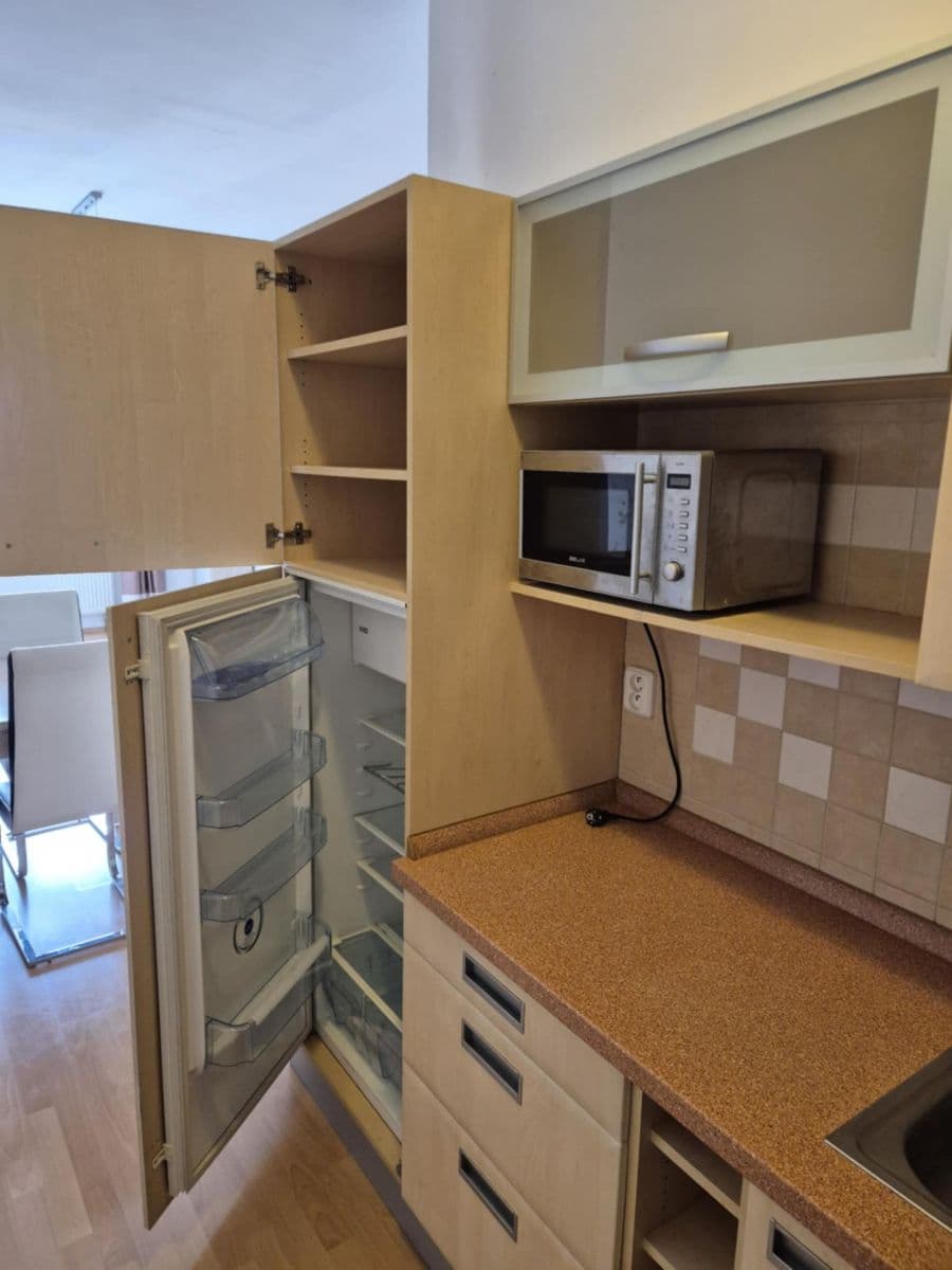 Prenájom bytu 2-izbový 50 m², Sokolovská, Čelákovice, Středočeský kraj Prenájom bytu 2-izbový 50 m², Sokolovská, Čelákovice, Středočeský kraj