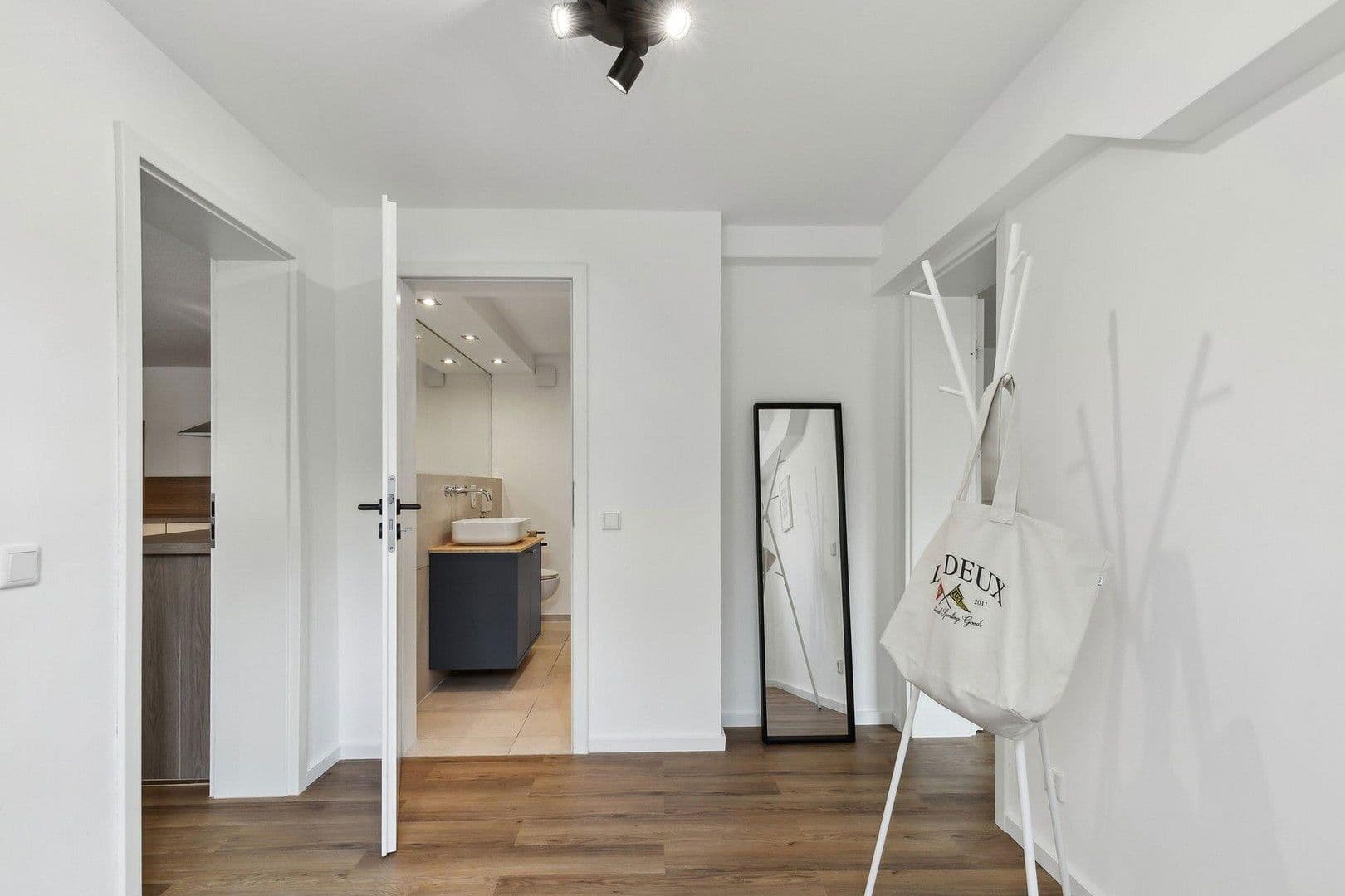 Prenájom bytu 3-izbový 85 m², Kendenicher Straße 54, Hürth, Severné Porýnie - Westfálsko Prenájom bytu 3-izbový 85 m², Kendenicher Straße 54, Hürth, Severné Porýnie - Westfálsko